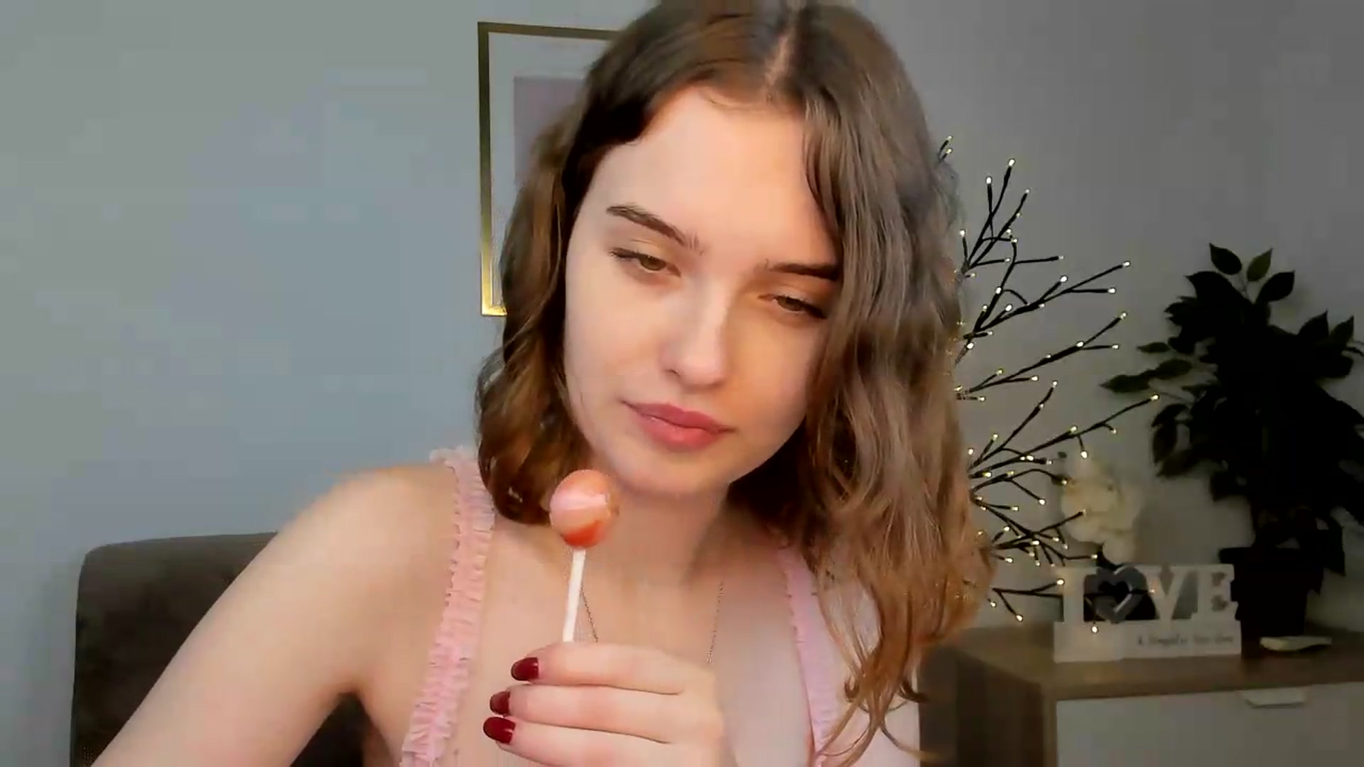 Gallery image thumbnail from KristiGant's myfreecams stream on, 07/16/2026, 16:03 image 4 of 20