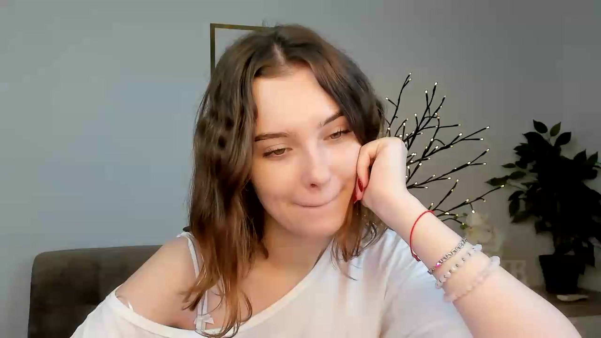 Gallery image thumbnail from KristiGant's myfreecams stream on, 07/17/2026, 11:12 image 11 of 20
