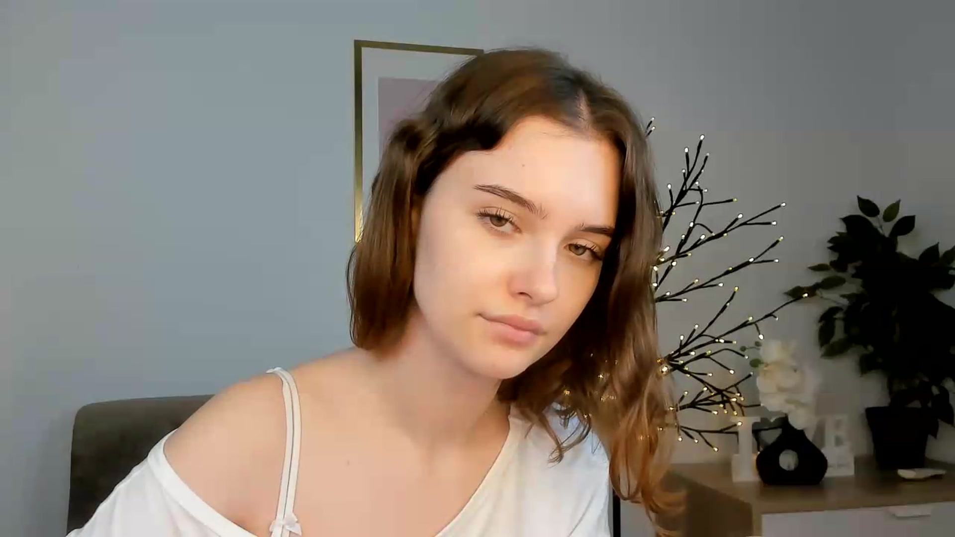 Gallery image thumbnail from KristiGant's myfreecams stream on, 07/17/2026, 14:50 image 2 of 20
