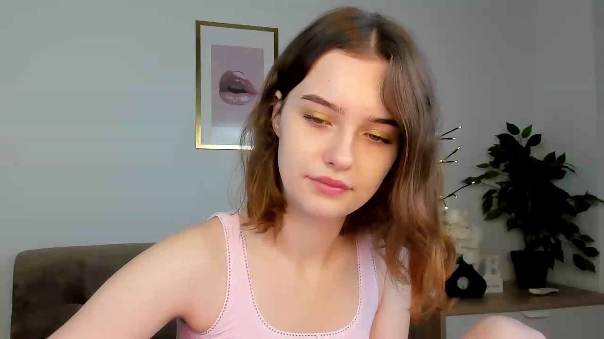 Gallery image thumbnail from KristiGant's myfreecams stream on, 07/18/2026, 13:12 image 5 of 20