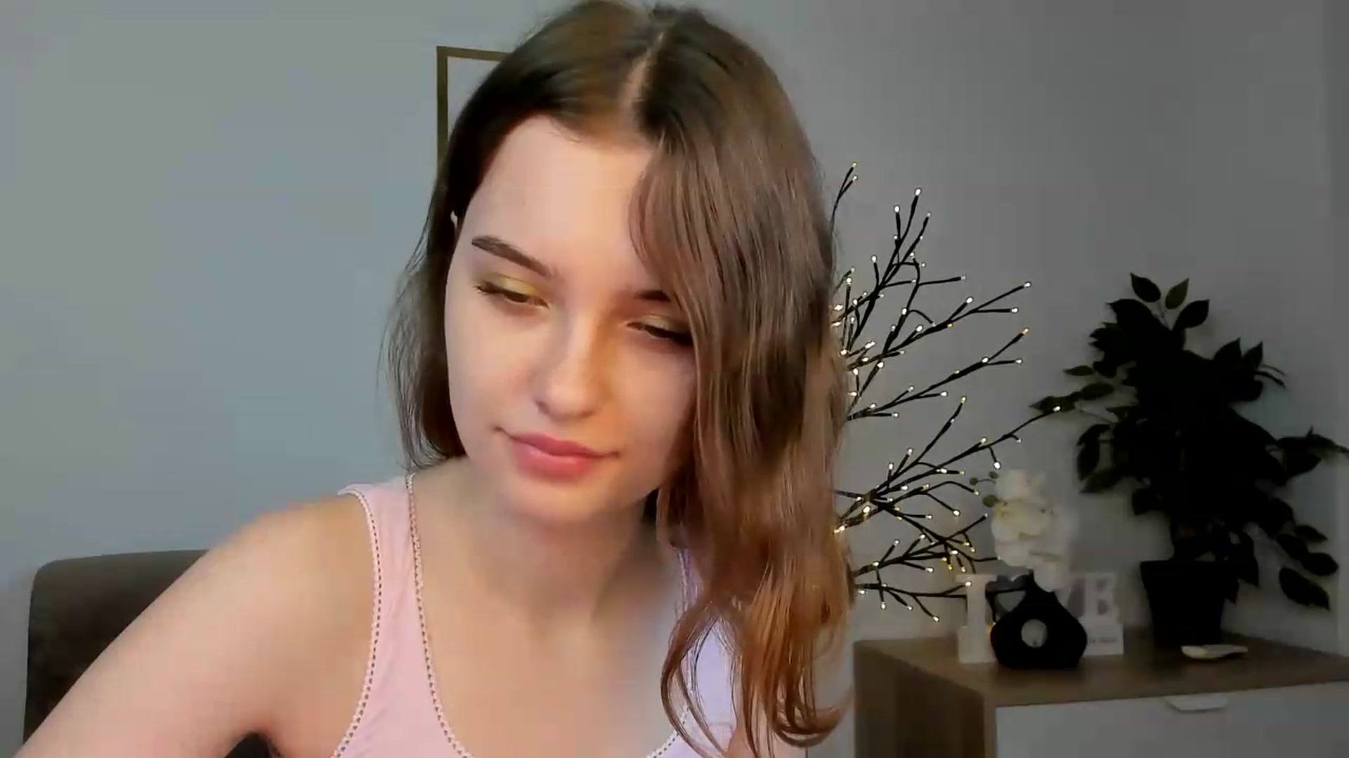 Gallery image thumbnail from KristiGant's myfreecams stream on, 07/18/2026, 13:12 image 16 of 20