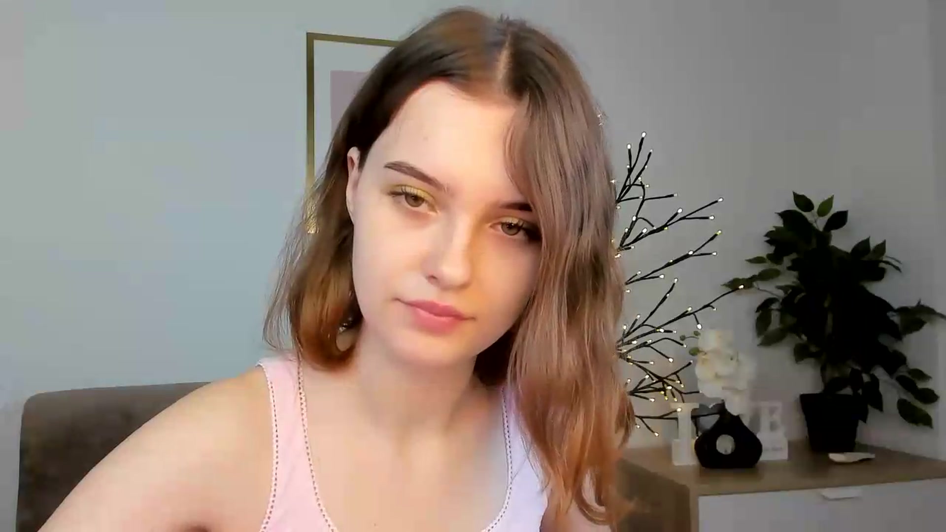 Gallery image thumbnail from KristiGant's myfreecams stream on, 07/18/2026, 13:12 image 14 of 20