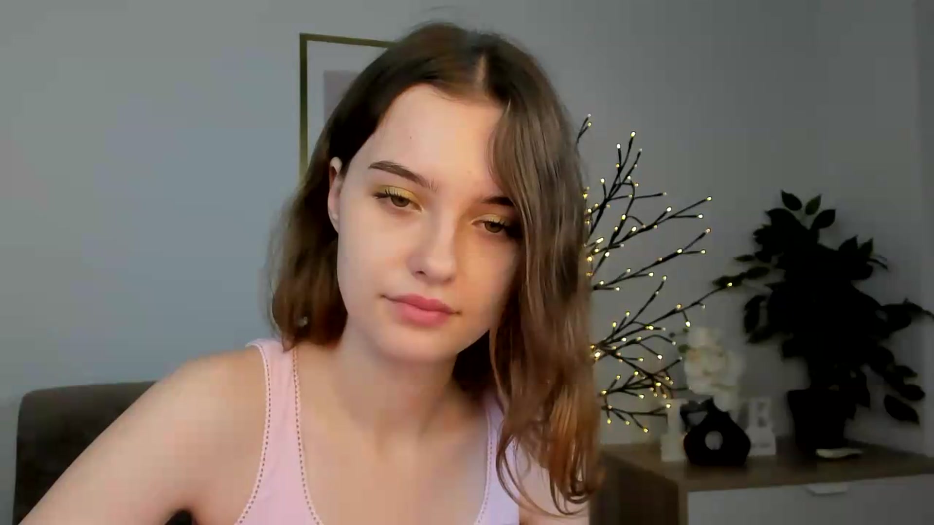 Gallery image thumbnail from KristiGant's myfreecams stream on, 07/18/2026, 13:12 image 20 of 20