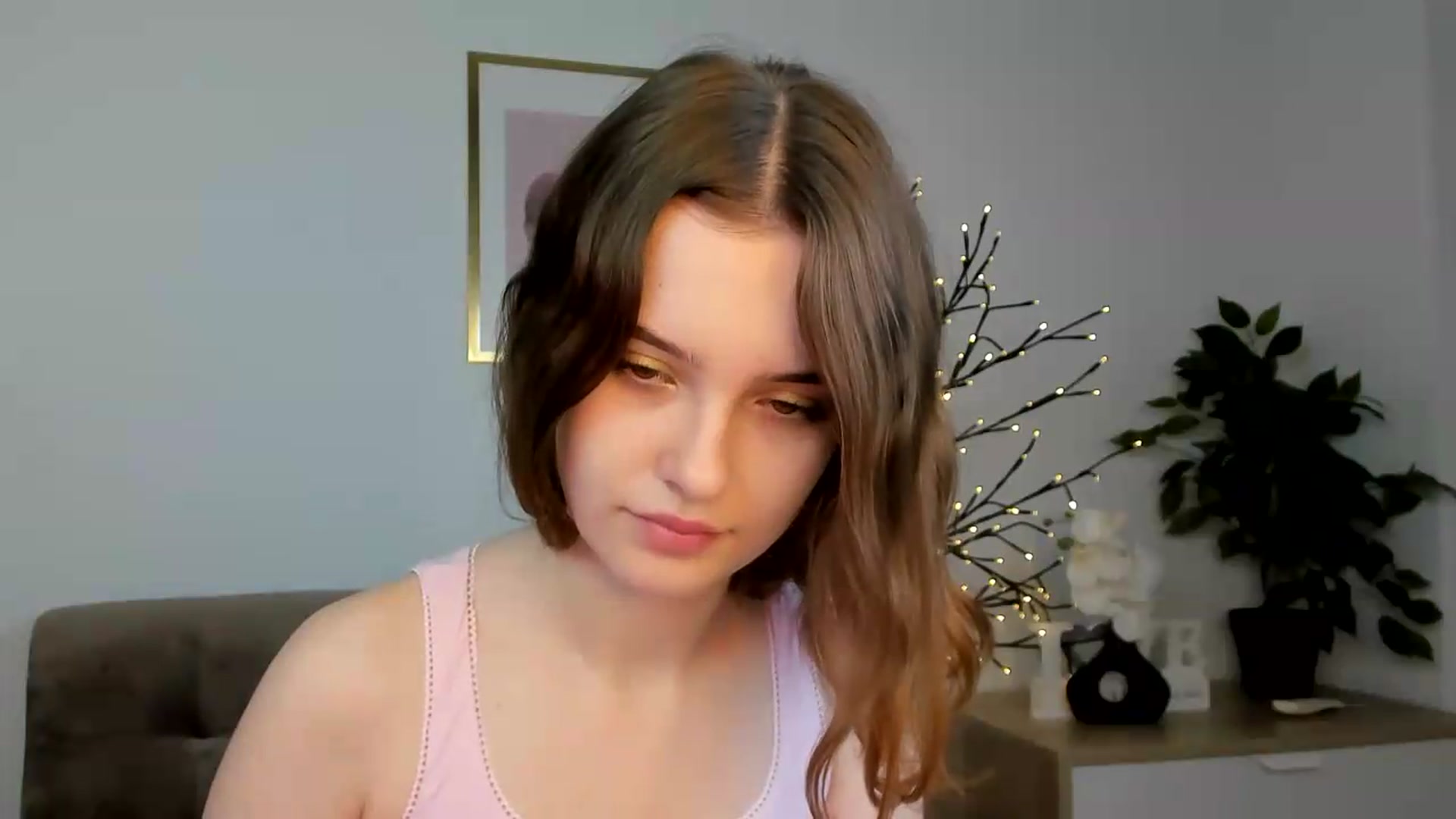 Gallery image thumbnail from KristiGant's myfreecams stream on, 07/18/2026, 13:12 image 10 of 20