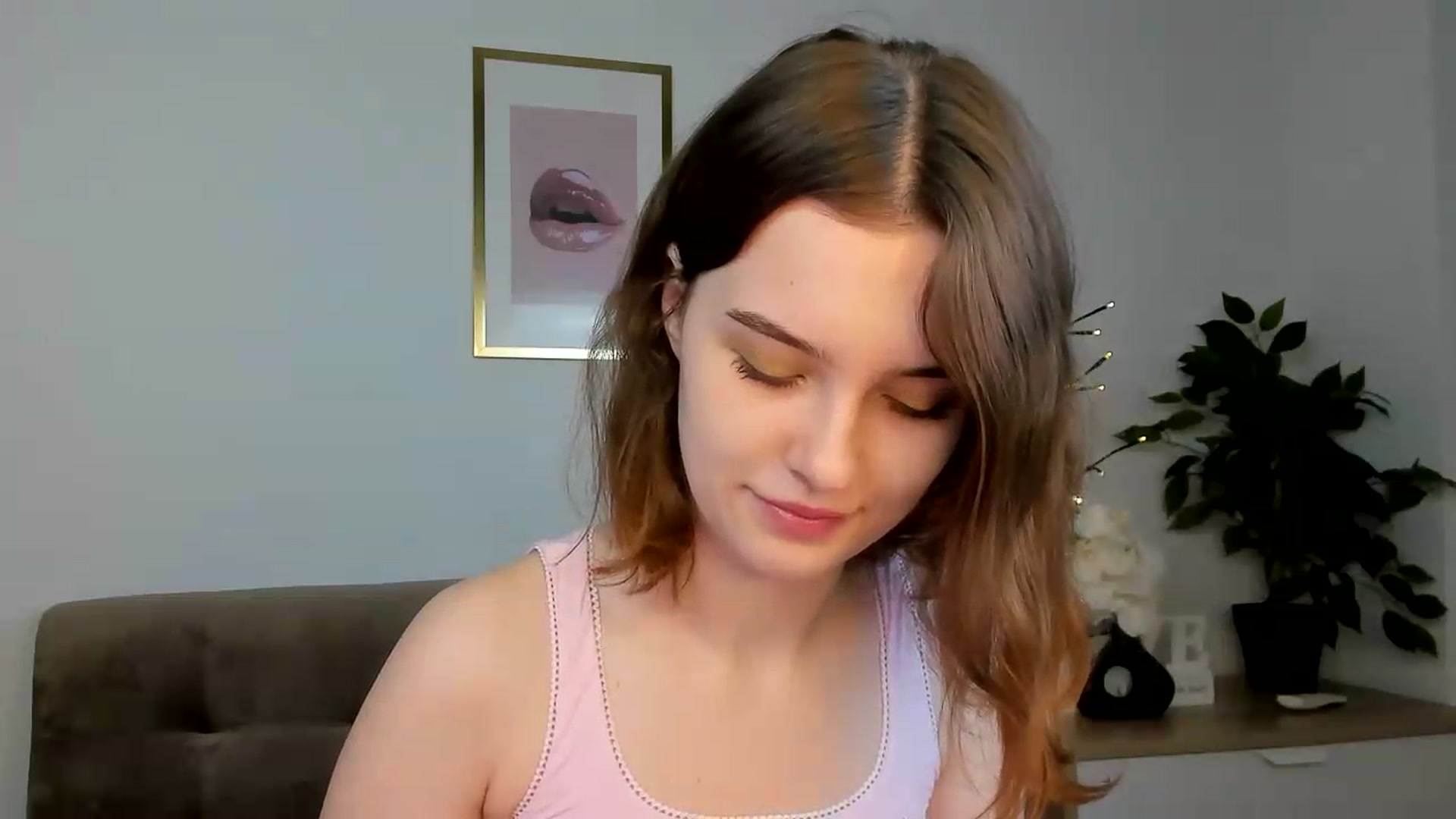 Gallery image thumbnail from KristiGant's myfreecams stream on, 07/18/2026, 13:12 image 4 of 20