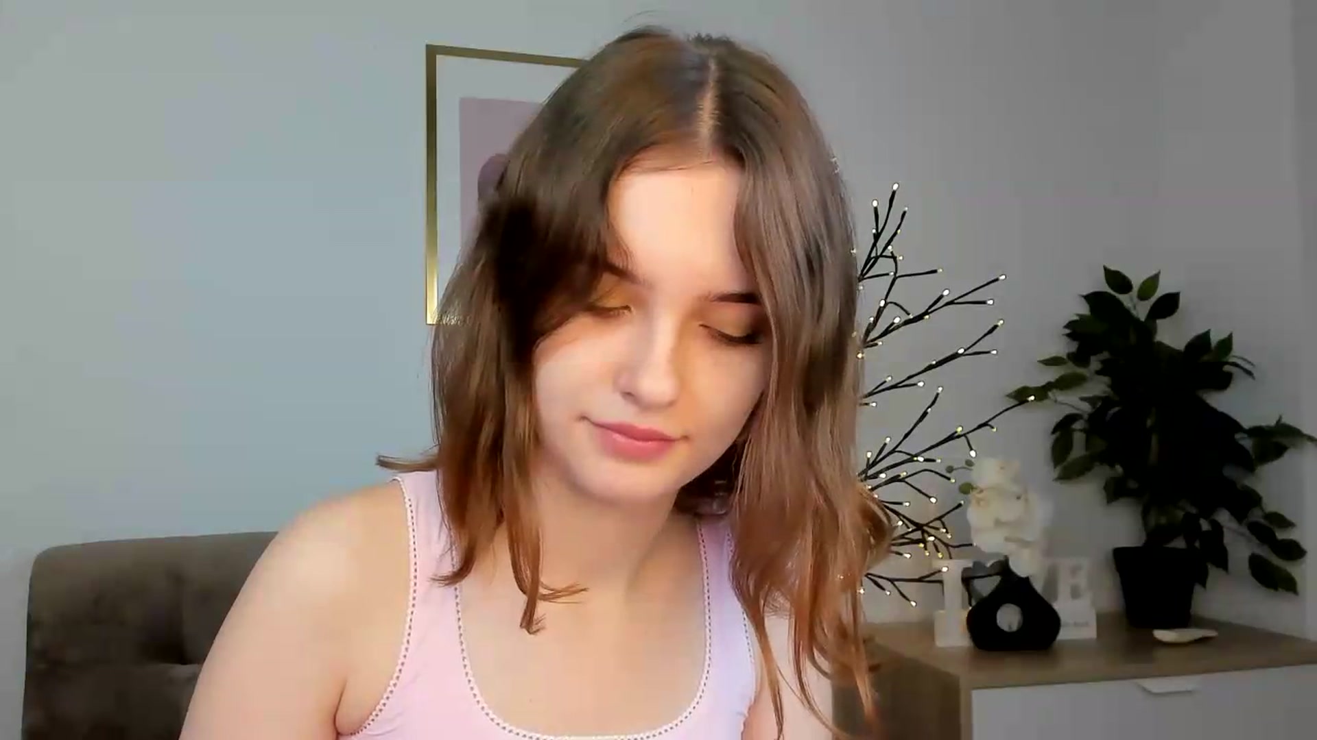 Gallery image thumbnail from KristiGant's myfreecams stream on, 07/18/2026, 13:12 image 7 of 20