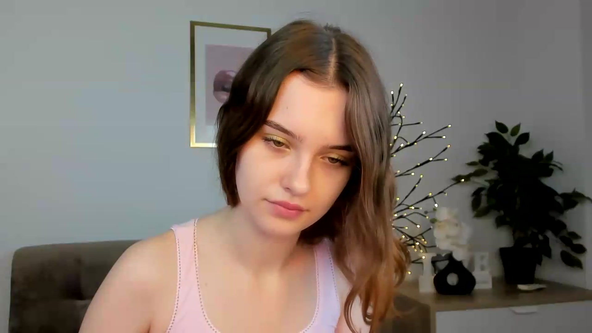 Gallery image thumbnail from KristiGant's myfreecams stream on, 07/18/2026, 13:12 image 9 of 20