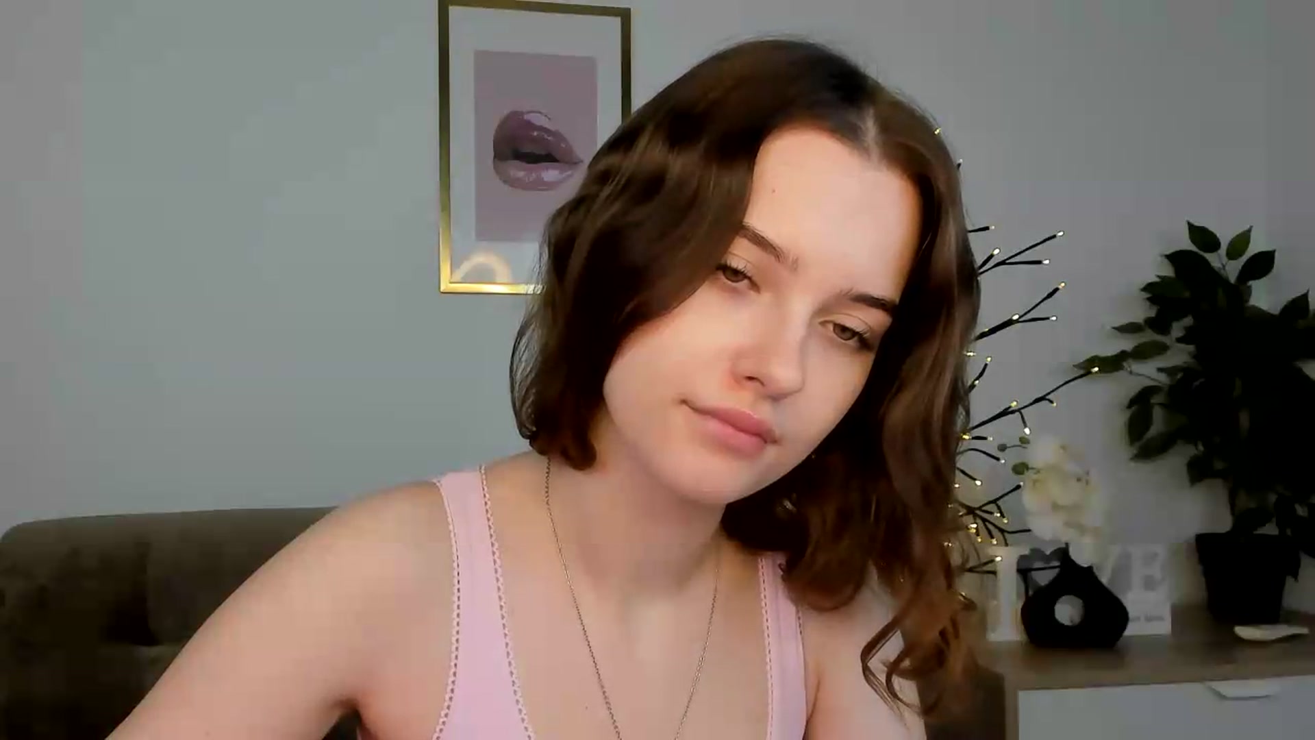 Gallery image thumbnail from KristiGant's myfreecams stream on, 07/19/2026, 10:42 image 14 of 20