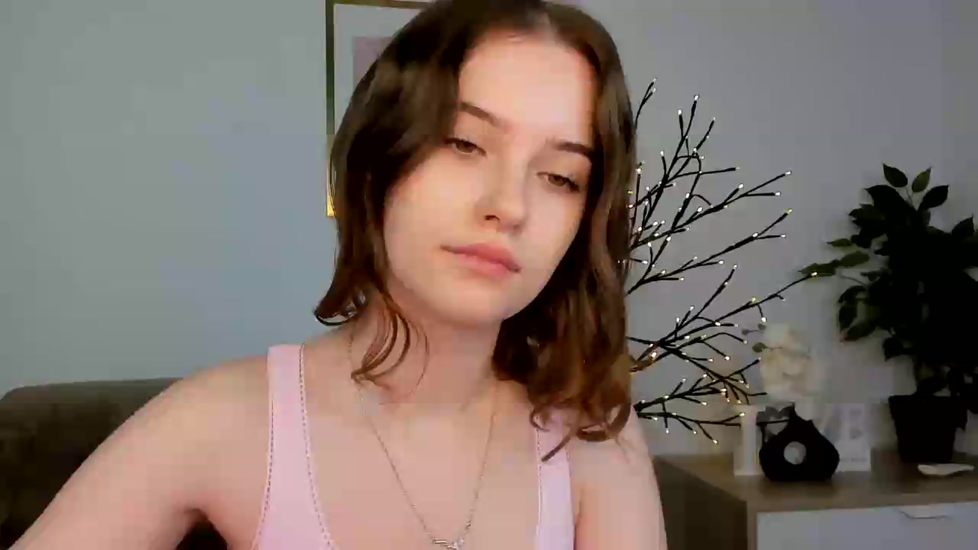 Gallery image thumbnail from KristiGant's myfreecams stream on, 07/19/2026, 10:42 image 1 of 20