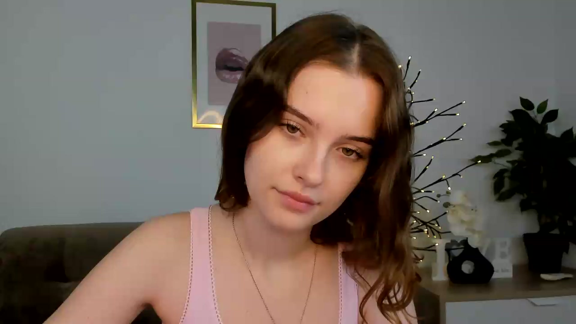 Gallery image thumbnail from KristiGant's myfreecams stream on, 07/19/2026, 10:42 image 5 of 20