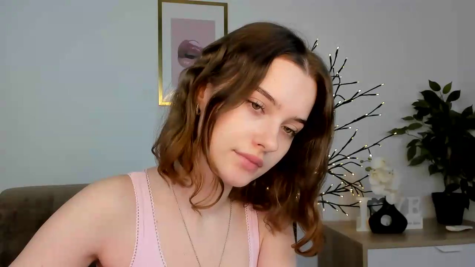 Gallery image thumbnail from KristiGant's myfreecams stream on, 07/19/2026, 10:42 image 20 of 20