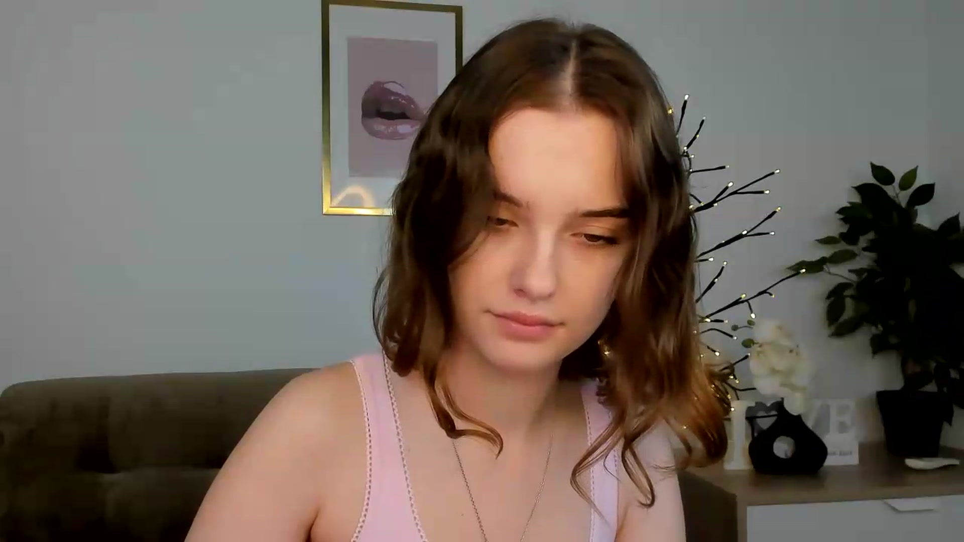 Gallery image thumbnail from KristiGant's myfreecams stream on, 07/19/2026, 10:42 image 13 of 20