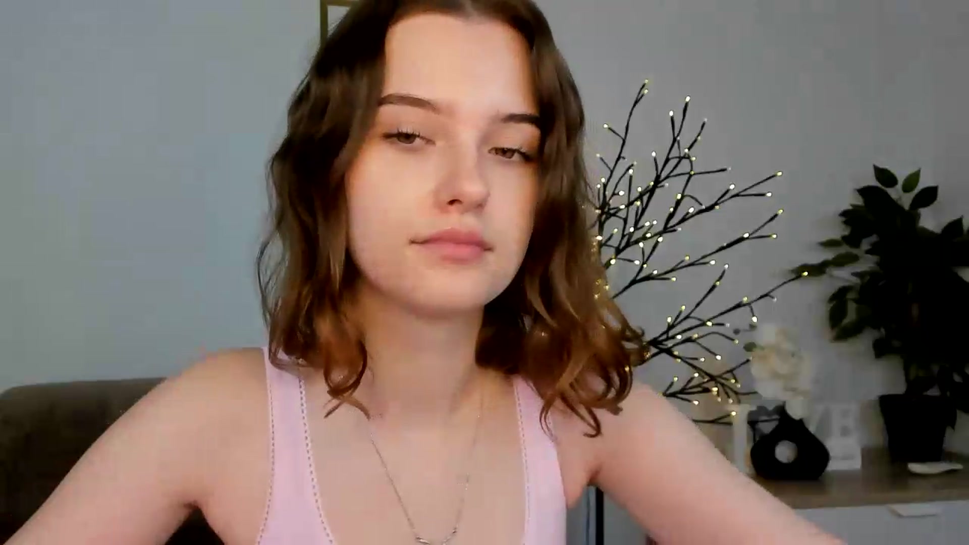 Gallery image thumbnail from KristiGant's myfreecams stream on, 07/19/2026, 10:42 image 17 of 20