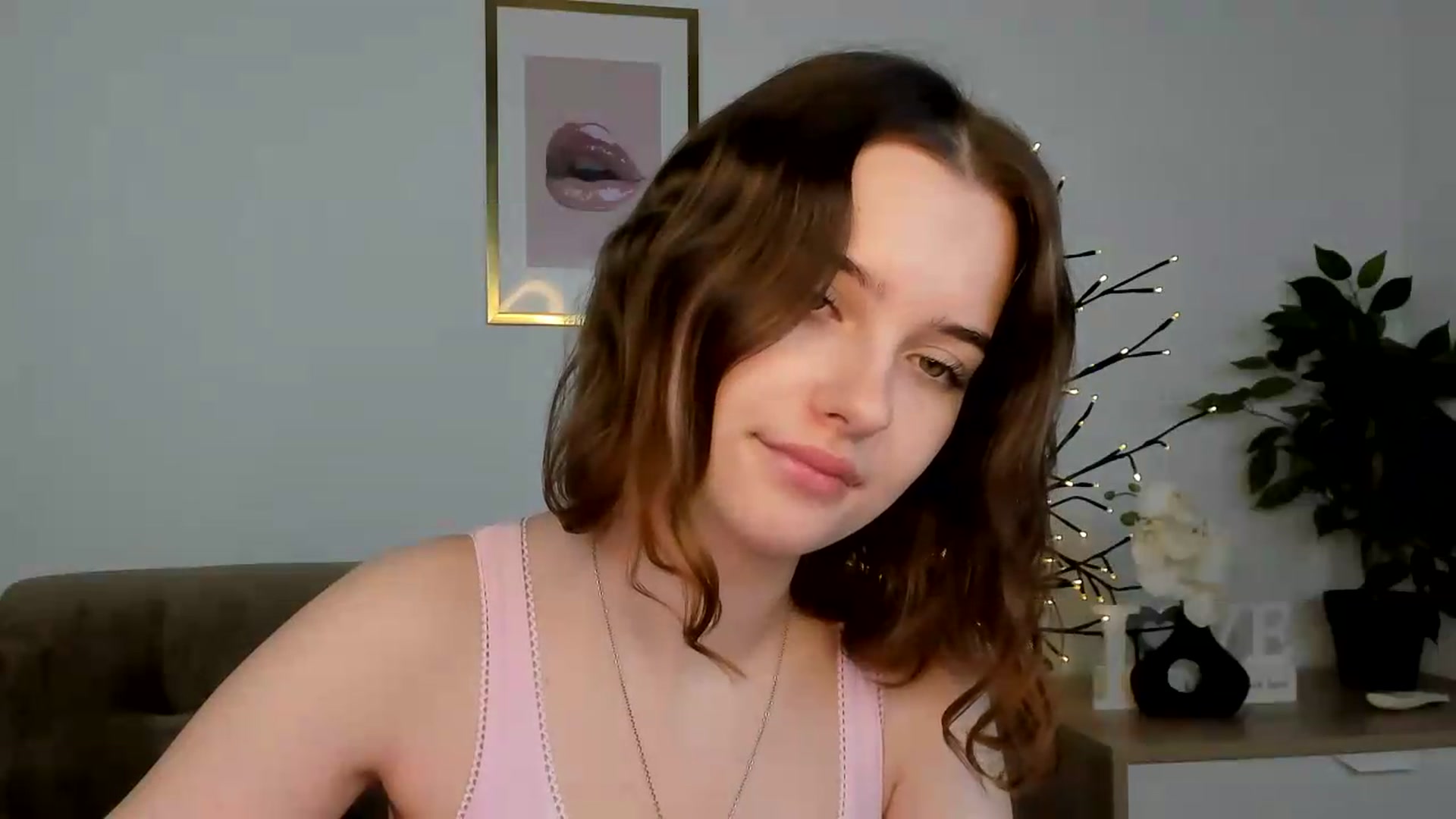 Gallery image thumbnail from KristiGant's myfreecams stream on, 07/19/2026, 10:42 image 15 of 20