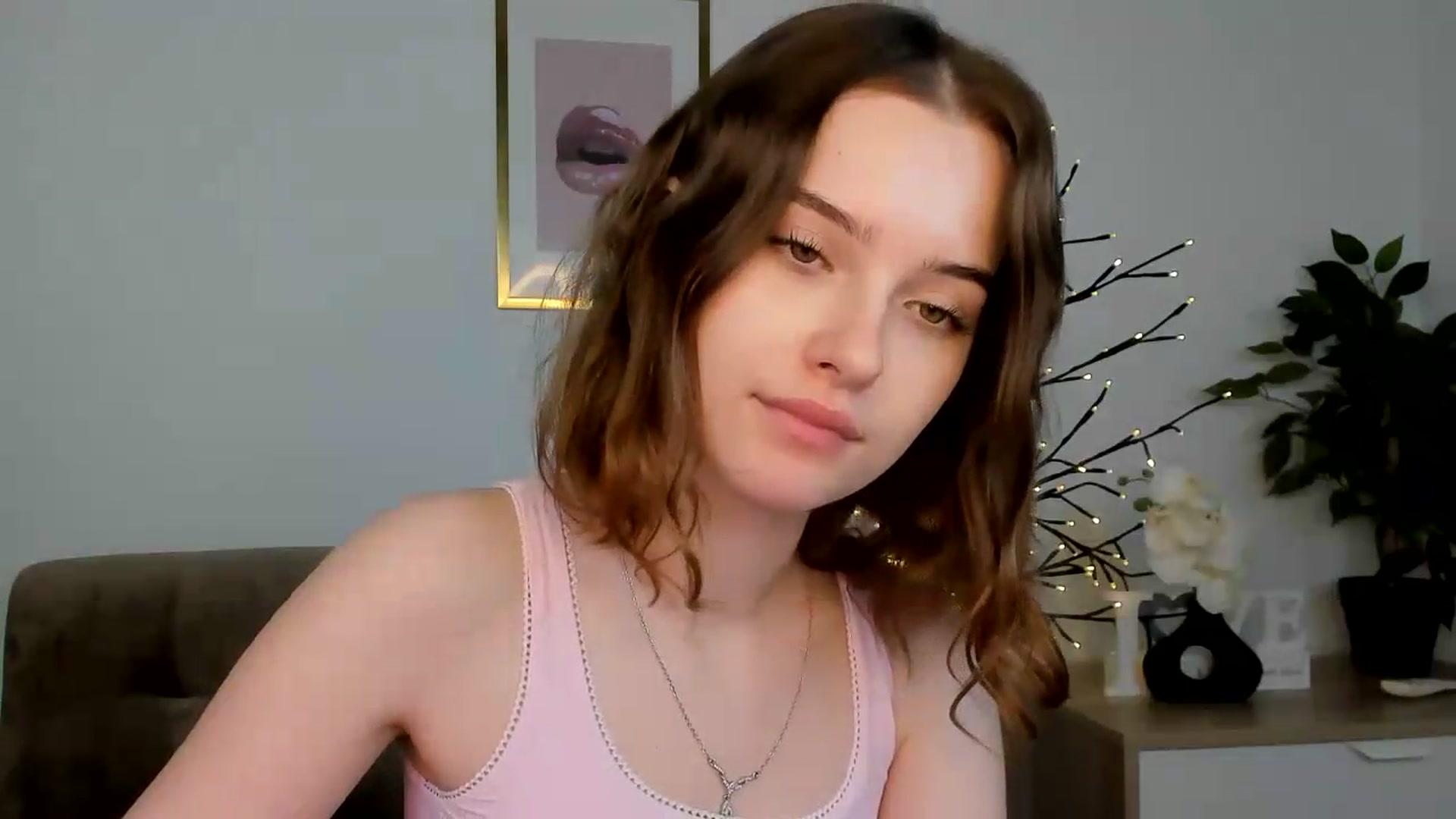Gallery image thumbnail from KristiGant's myfreecams stream on, 07/19/2026, 11:47 image 4 of 20
