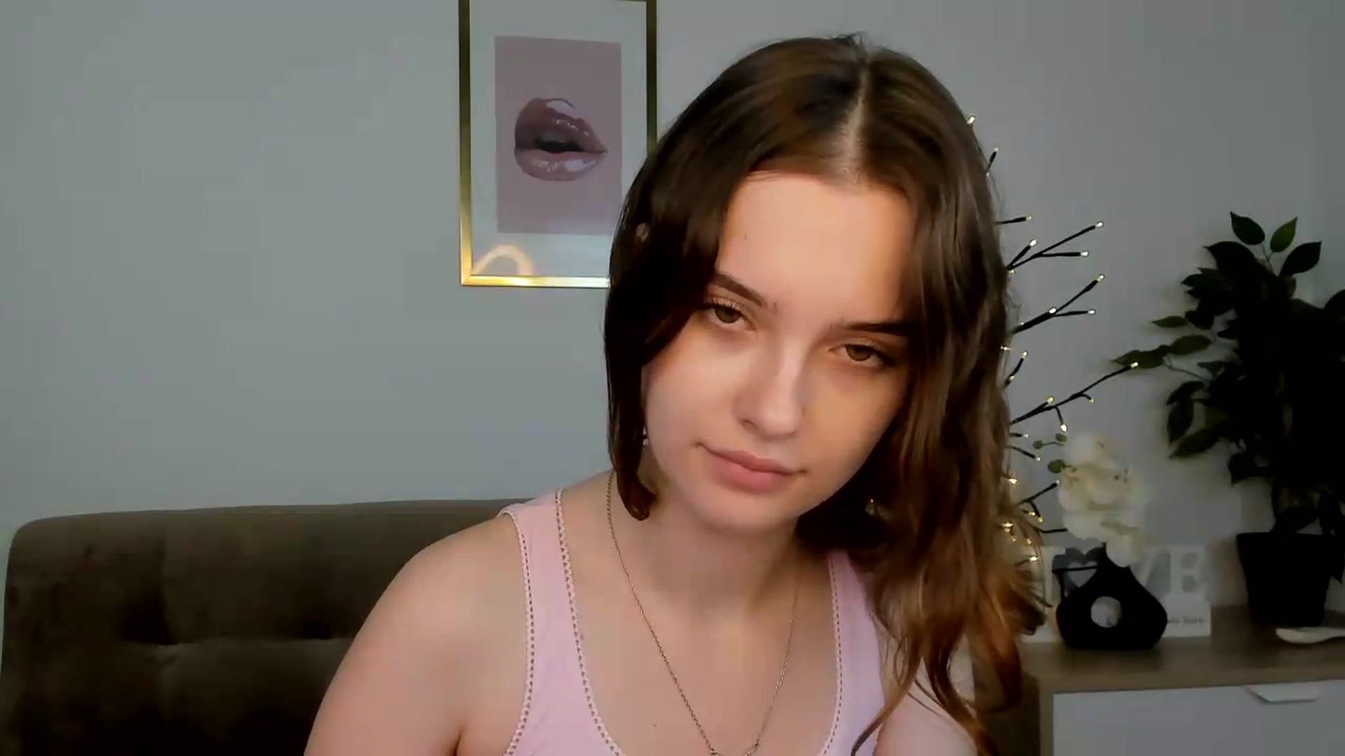 Gallery image thumbnail from KristiGant's myfreecams stream on, 07/19/2026, 11:47 image 6 of 20