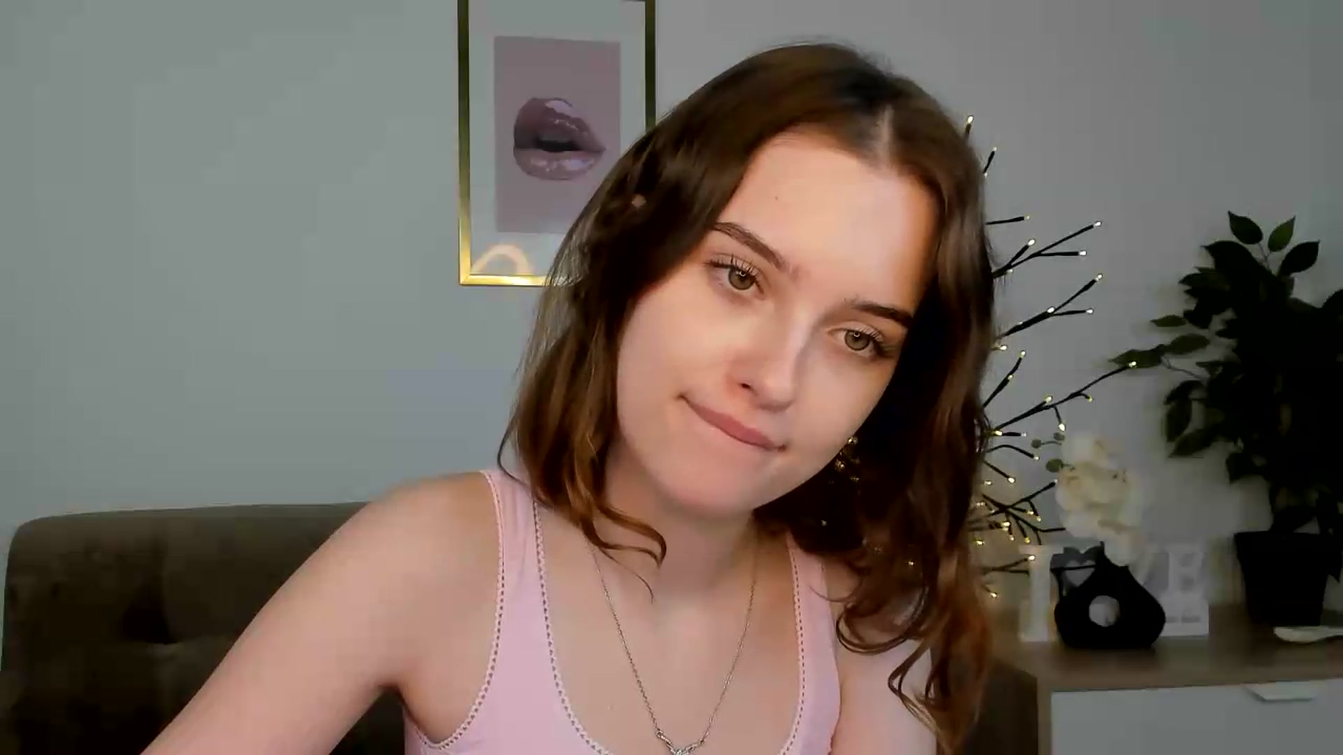 Gallery image thumbnail from KristiGant's myfreecams stream on, 07/19/2026, 11:47 image 8 of 20