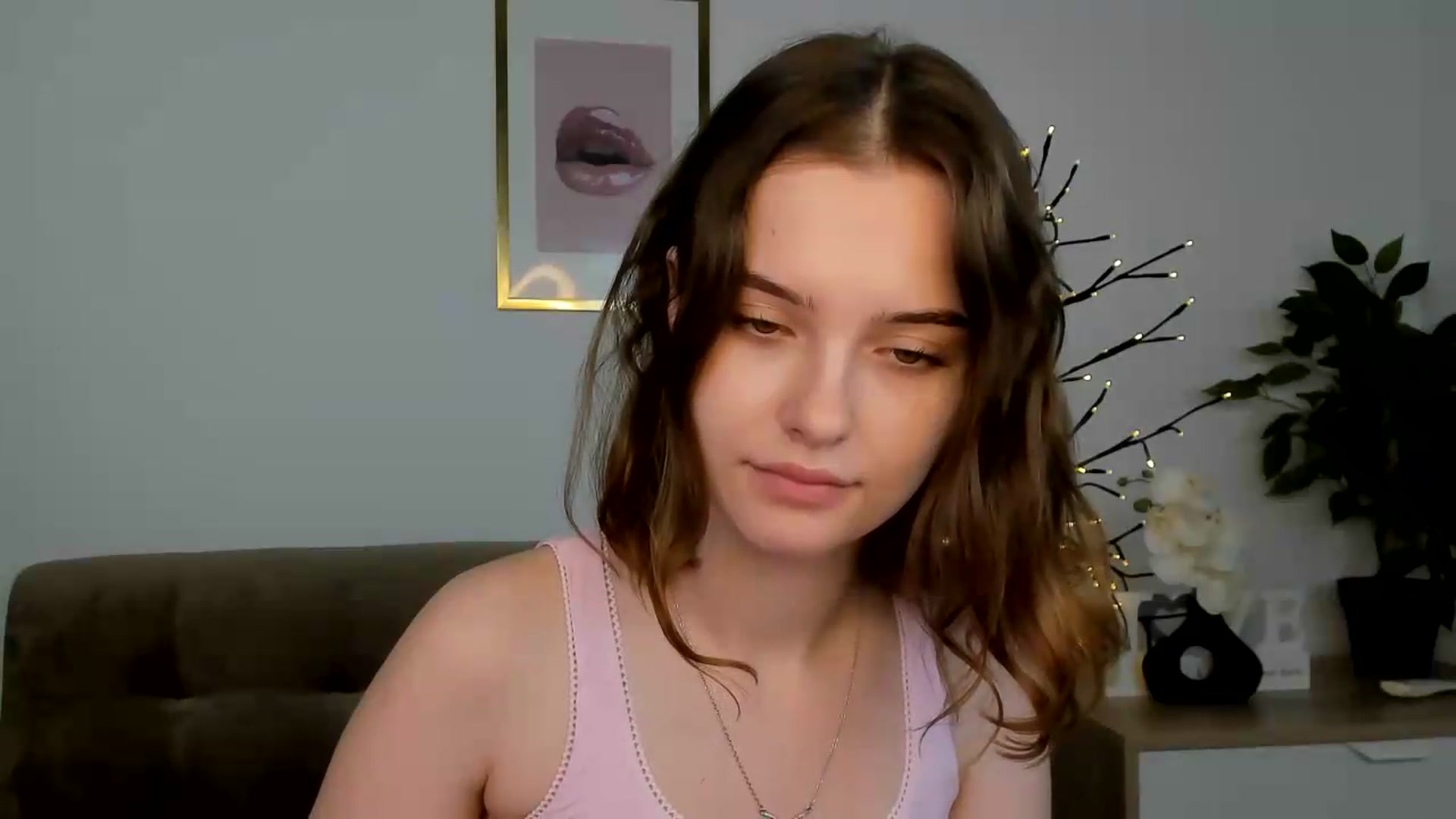 Gallery image thumbnail from KristiGant's myfreecams stream on, 07/19/2026, 11:47 image 18 of 20