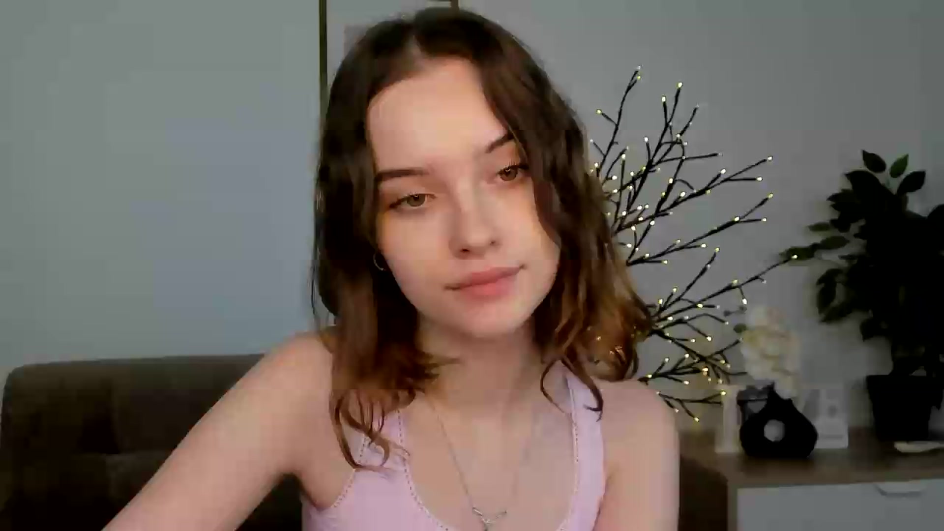 Gallery image thumbnail from KristiGant's myfreecams stream on, 07/19/2026, 11:47 image 1 of 20