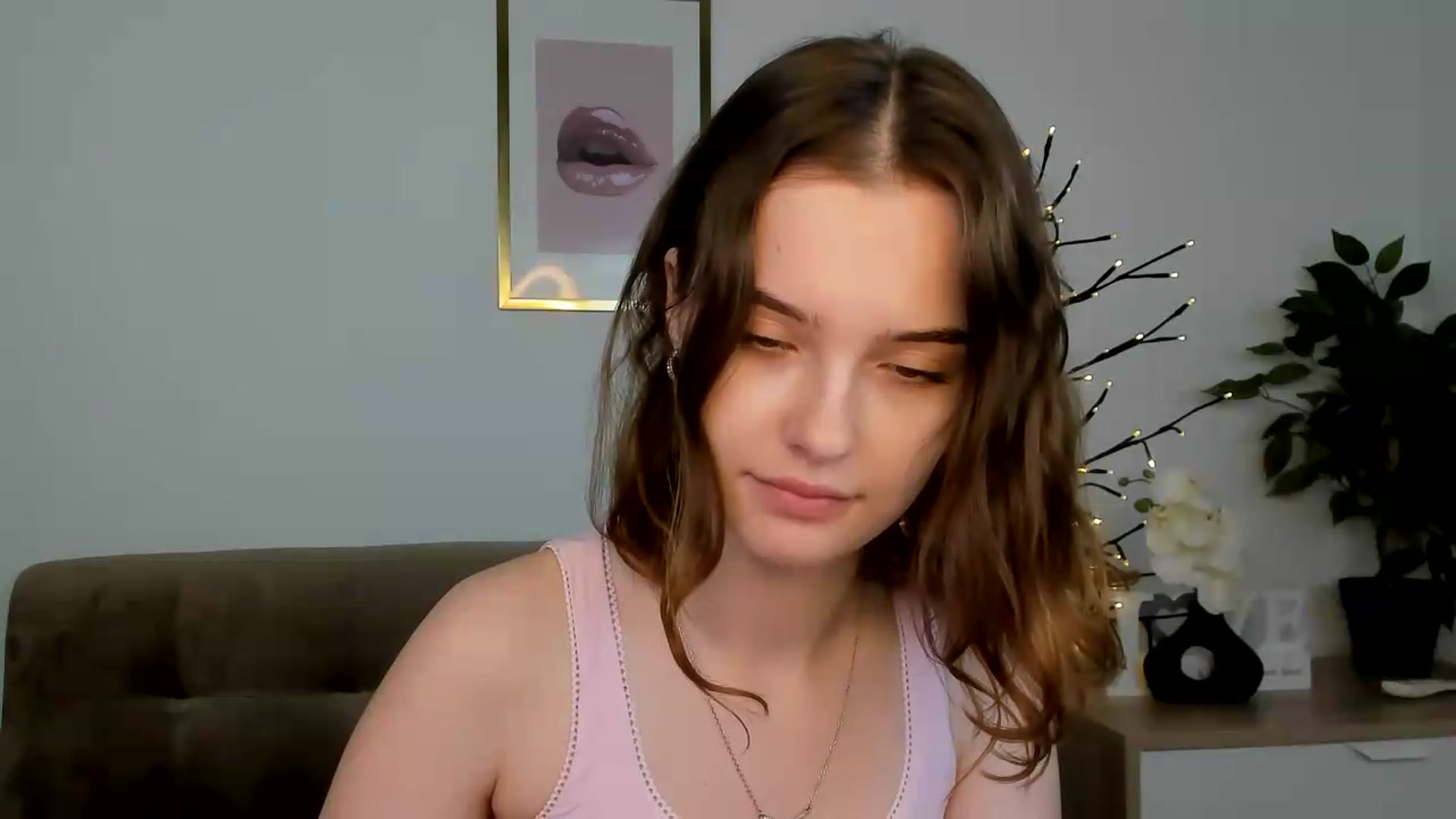 Gallery image thumbnail from KristiGant's myfreecams stream on, 07/19/2026, 11:47 image 15 of 20