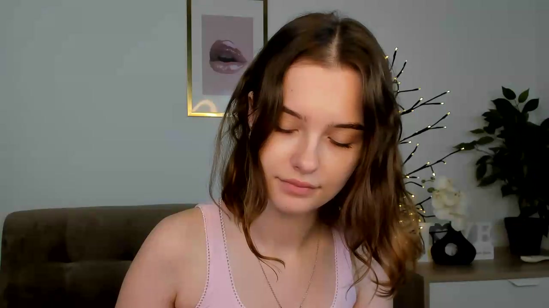 Gallery image thumbnail from KristiGant's myfreecams stream on, 07/19/2026, 11:47 image 19 of 20