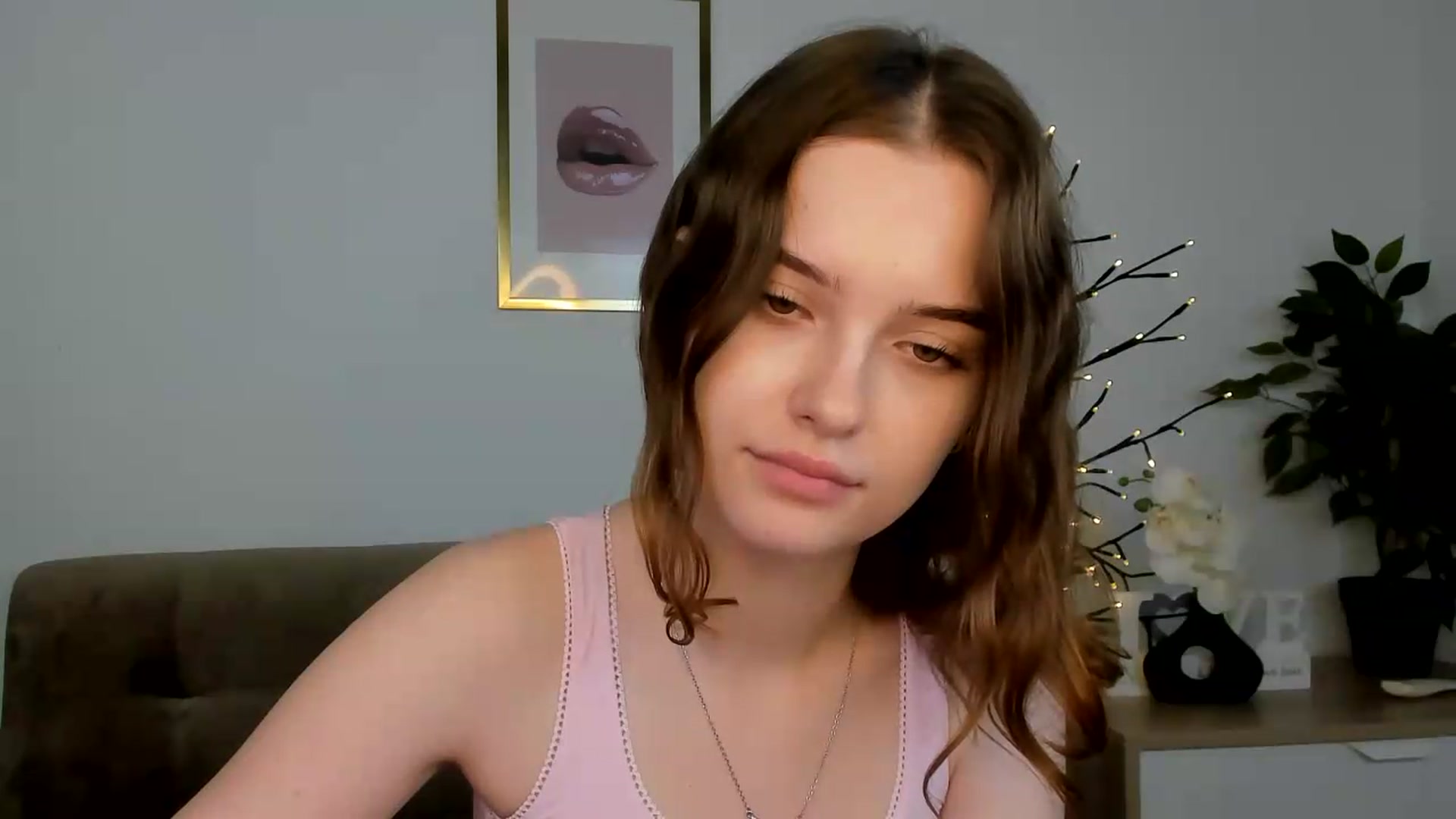 Gallery image thumbnail from KristiGant's myfreecams stream on, 07/19/2026, 11:47 image 7 of 20