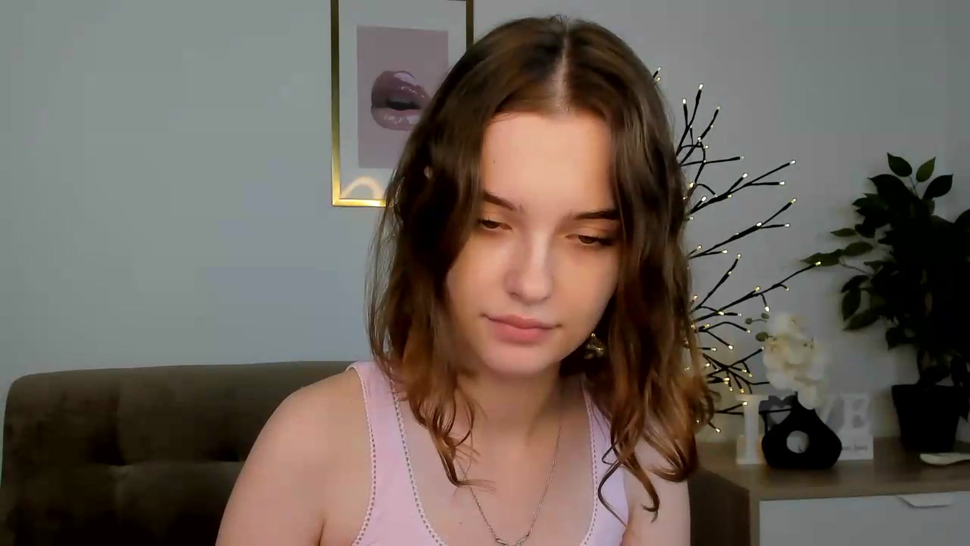 Gallery image thumbnail from KristiGant's myfreecams stream on, 07/19/2026, 11:47 image 2 of 20