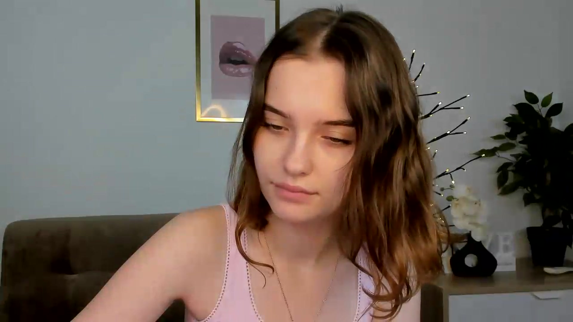Gallery image thumbnail from KristiGant's myfreecams stream on, 07/19/2026, 11:47 image 12 of 20