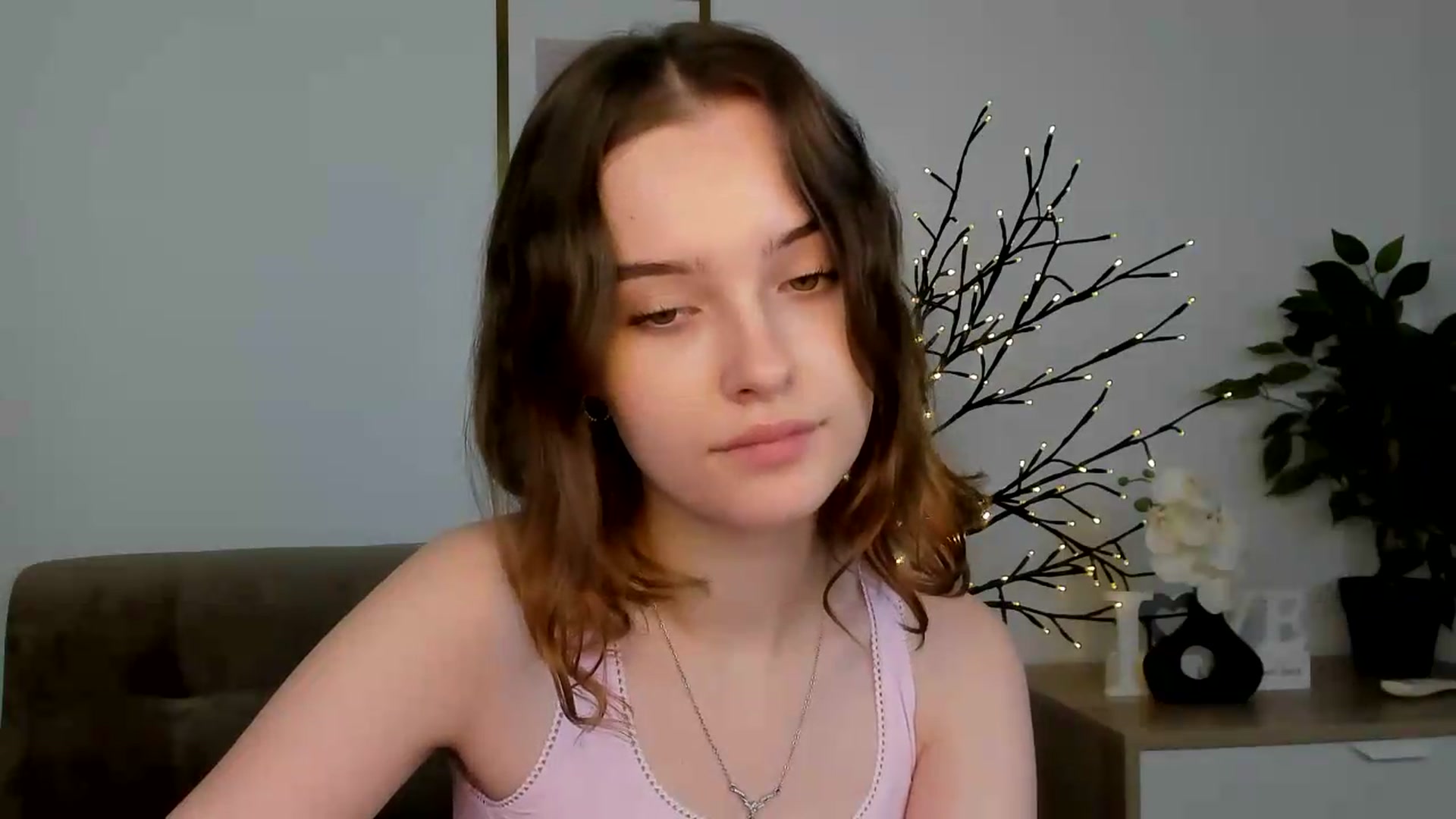 Gallery image thumbnail from KristiGant's myfreecams stream on, 07/19/2026, 11:47 image 3 of 20