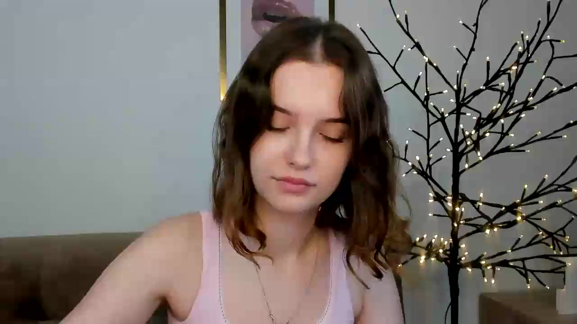 Gallery image thumbnail from KristiGant's myfreecams stream on, 07/19/2026, 13:57 image 13 of 20