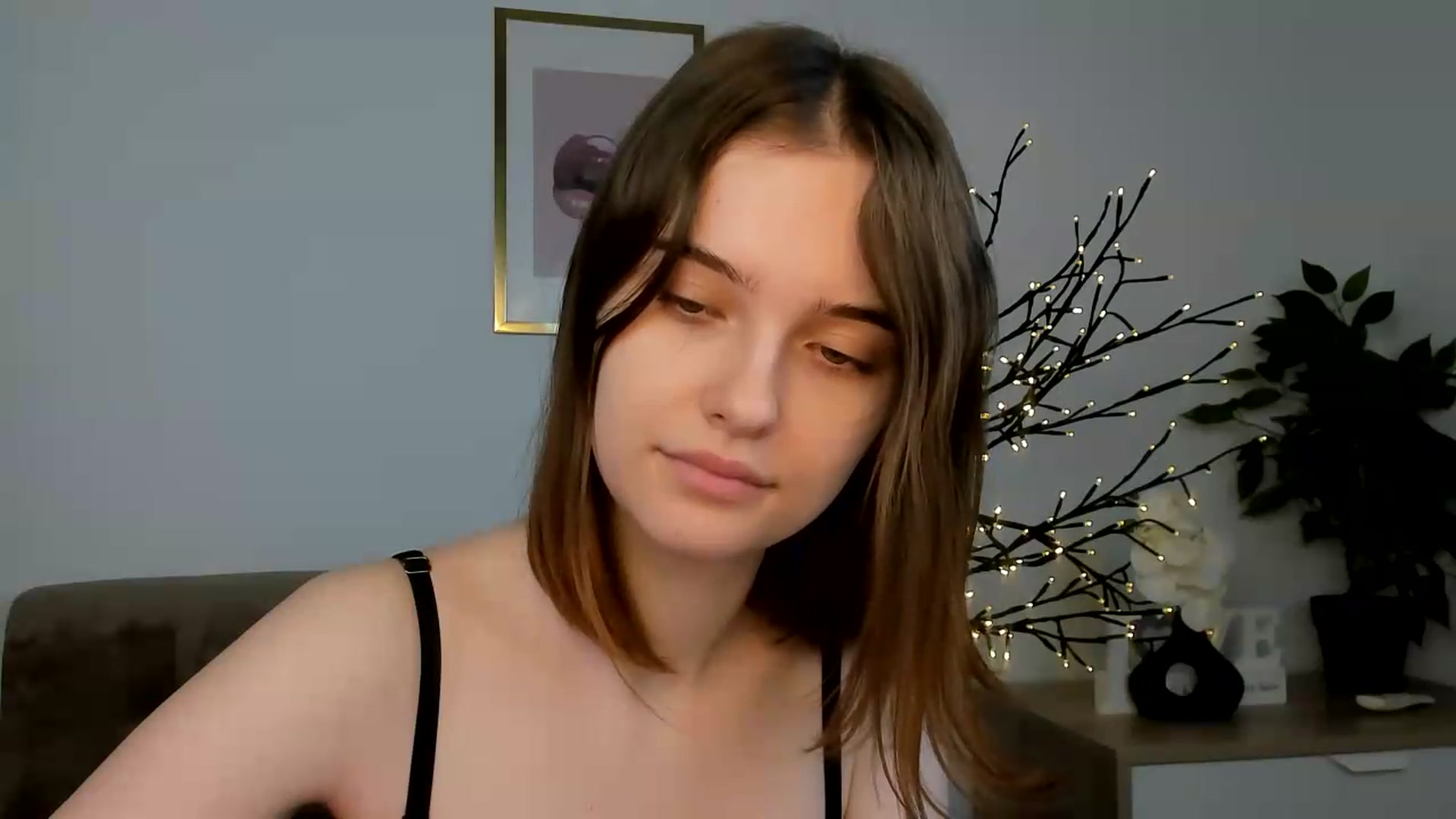 Gallery image thumbnail from KristiGant's myfreecams stream on, 07/21/2026, 14:31 image 16 of 20