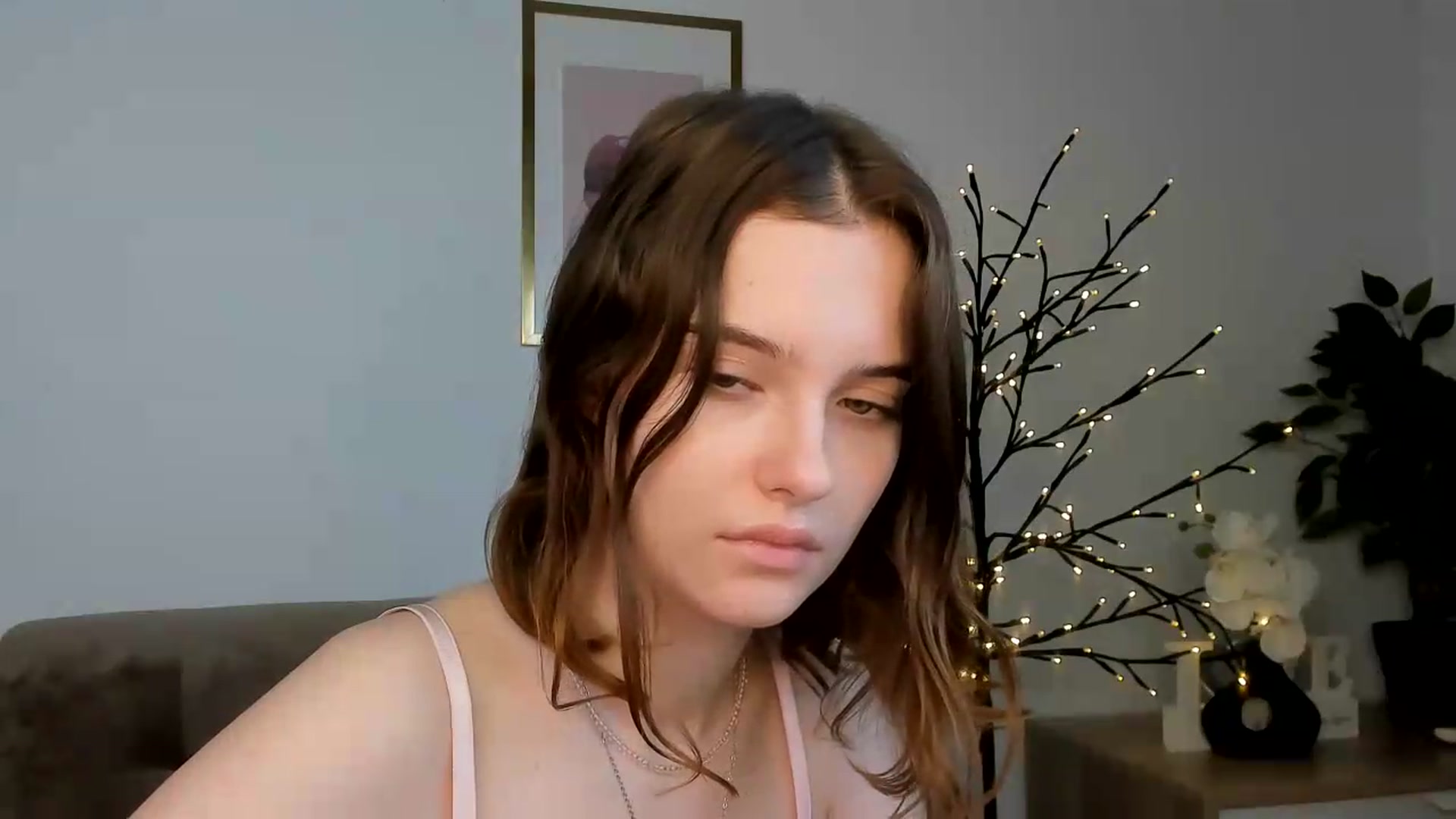 Gallery image thumbnail from KristiGant's myfreecams stream on, 07/26/2026, 14:03 image 17 of 20