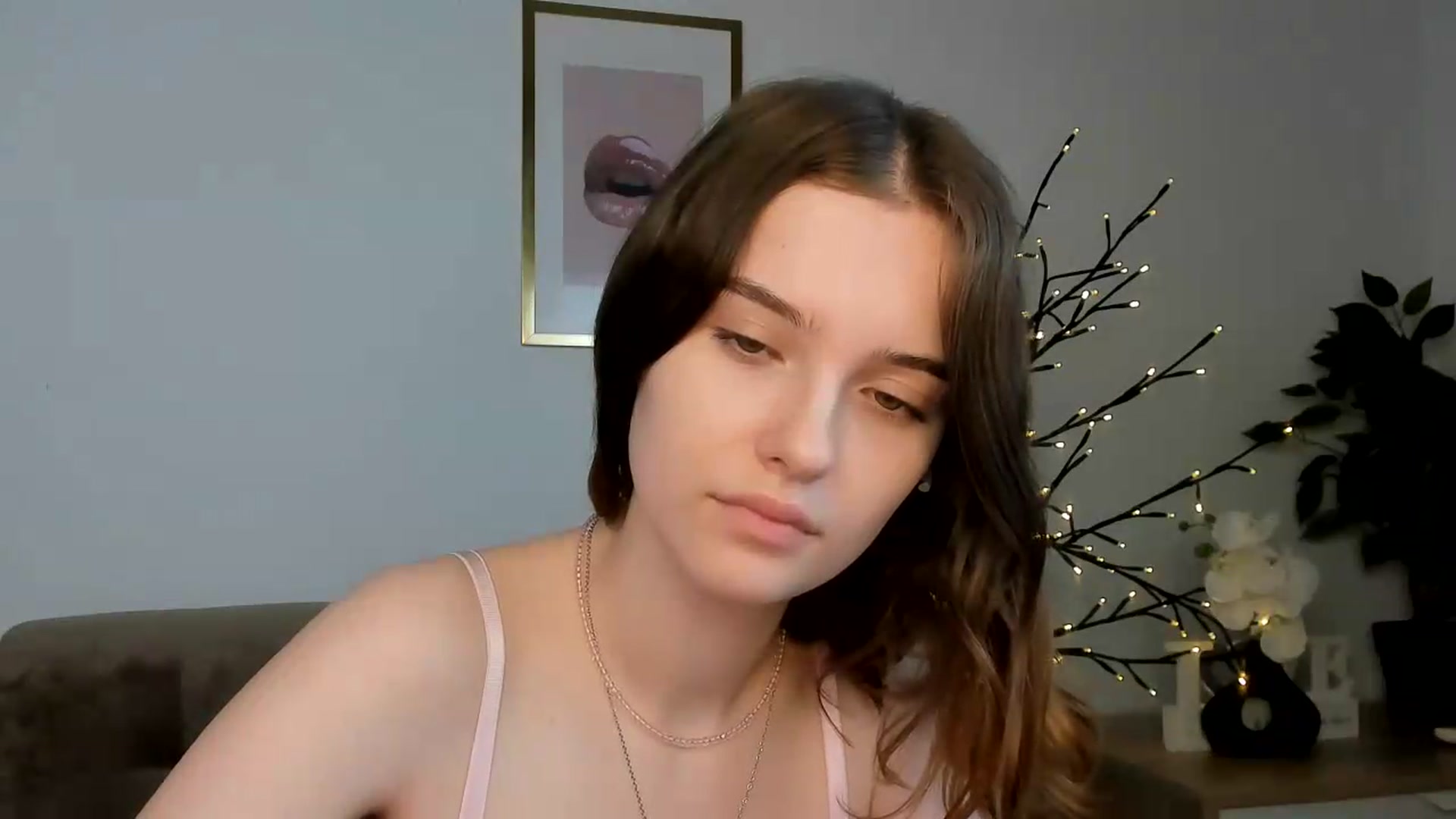 Gallery image thumbnail from KristiGant's myfreecams stream on, 07/26/2026, 14:03 image 4 of 20