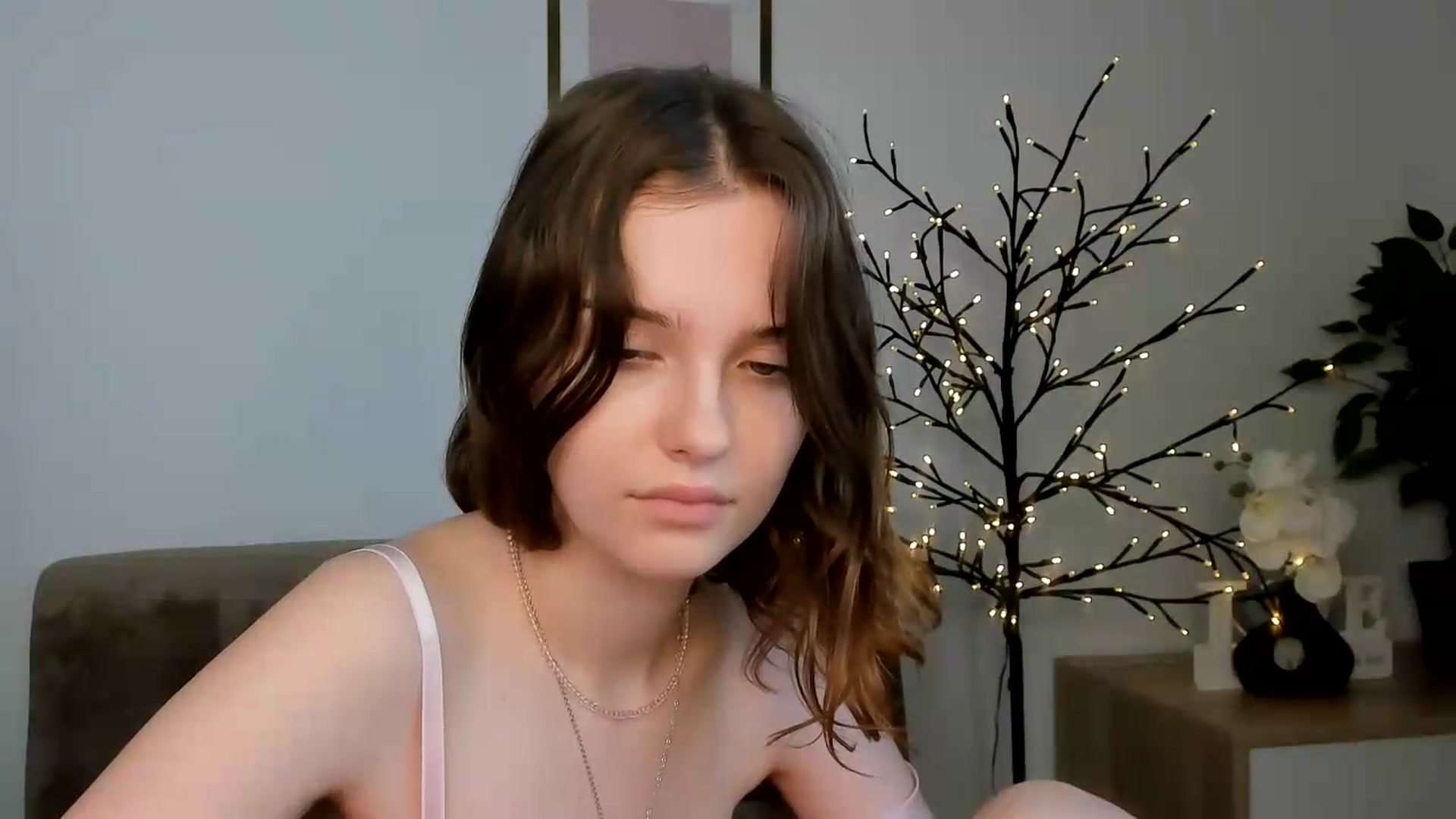Gallery image thumbnail from KristiGant's myfreecams stream on, 07/26/2026, 14:41 image 17 of 20