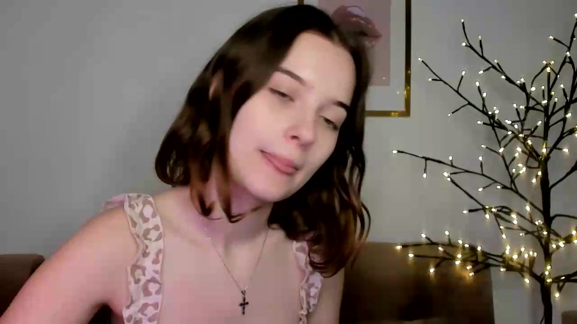 Gallery image thumbnail from KristiGant's myfreecams stream on, 07/31/2026, 13:25 image 15 of 20