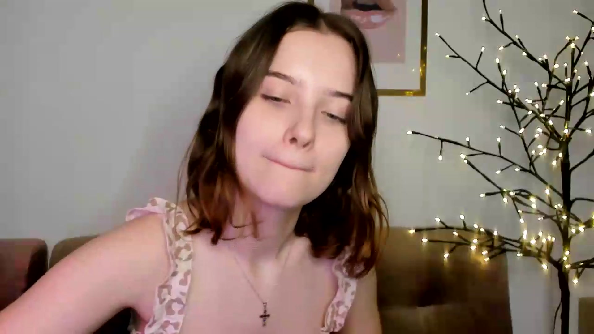 Gallery image thumbnail from KristiGant's myfreecams stream on, 07/31/2026, 13:56 image 16 of 20