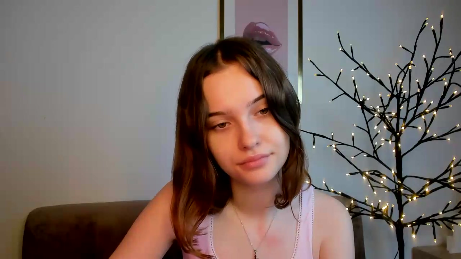 Gallery image thumbnail from KristiGant's myfreecams stream on, 08/02/2026, 13:17 image 2 of 20