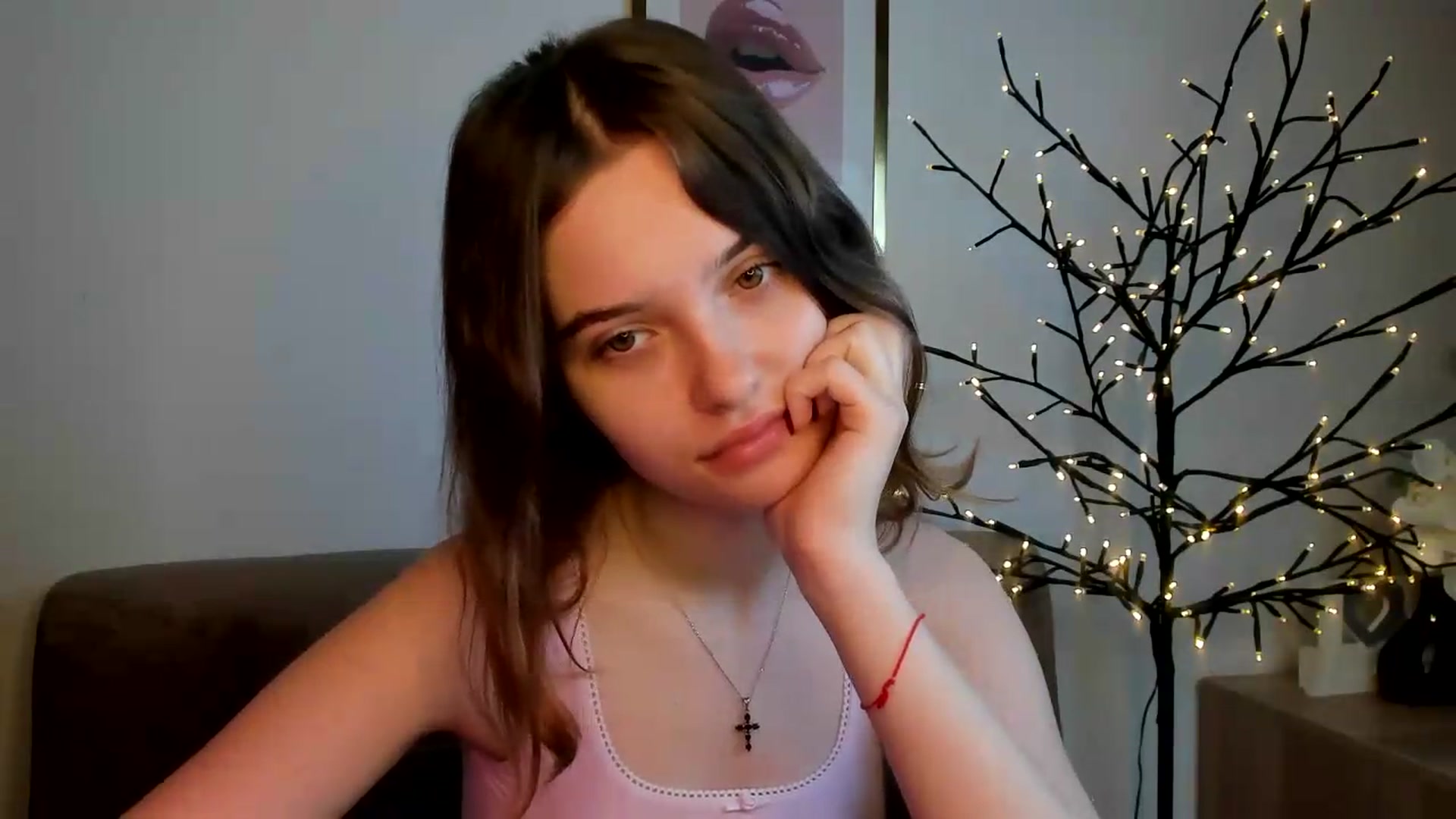 Gallery image thumbnail from KristiGant's myfreecams stream on, 08/04/2026, 09:37 image 4 of 20
