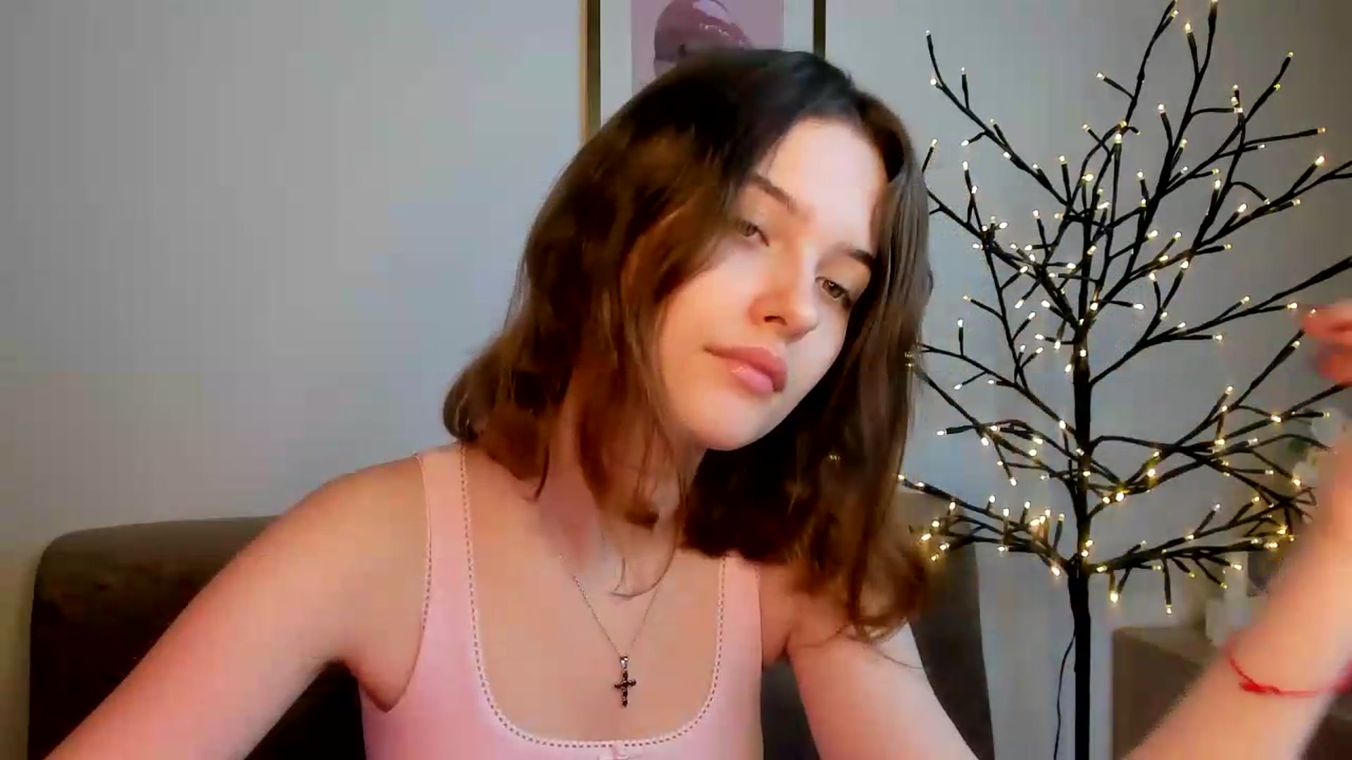 Gallery image thumbnail from KristiGant's myfreecams stream on, 08/04/2026, 09:37 image 5 of 20