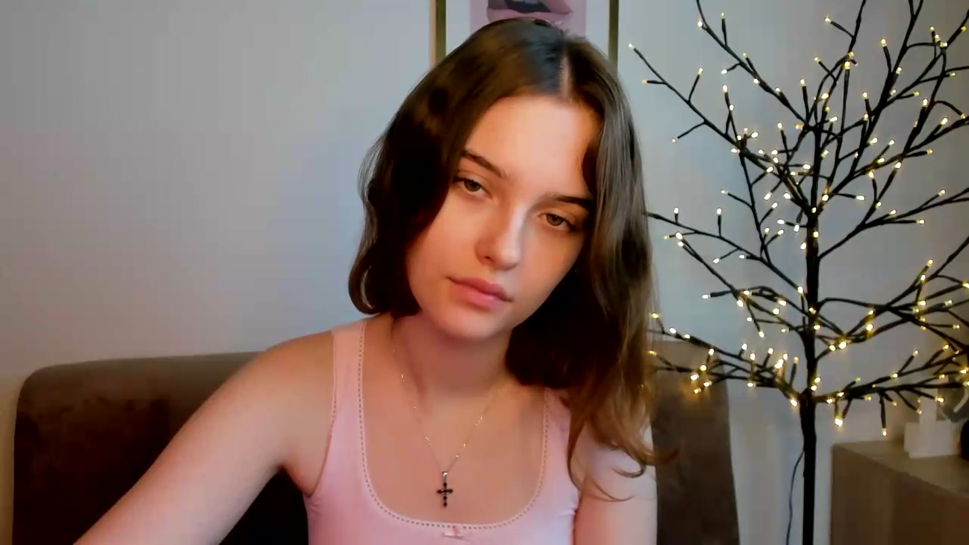 Gallery image thumbnail from KristiGant's myfreecams stream on, 08/04/2026, 13:07 image 17 of 20