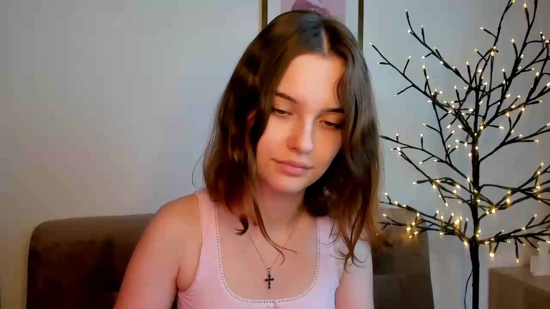 Gallery image thumbnail from KristiGant's myfreecams stream on, 08/04/2026, 13:43 image 17 of 20