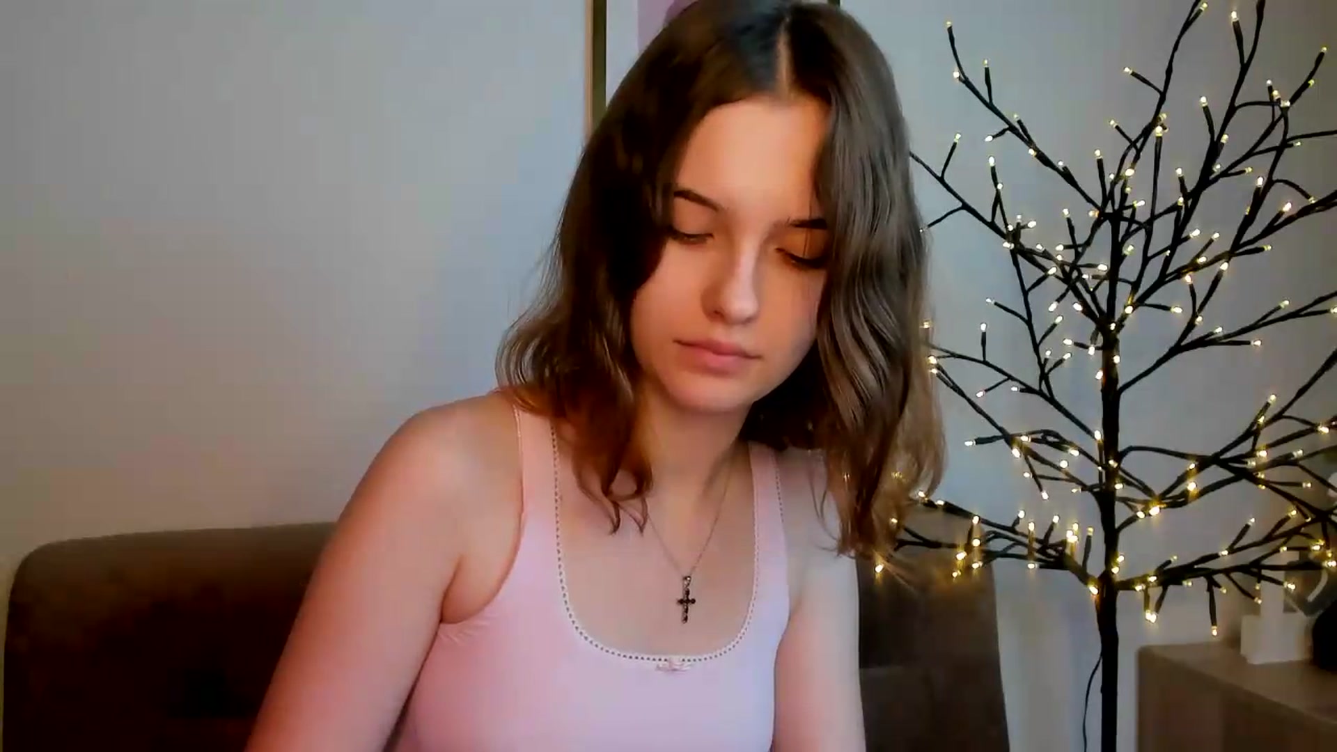 Gallery image thumbnail from KristiGant's myfreecams stream on, 08/04/2026, 14:49 image 8 of 20
