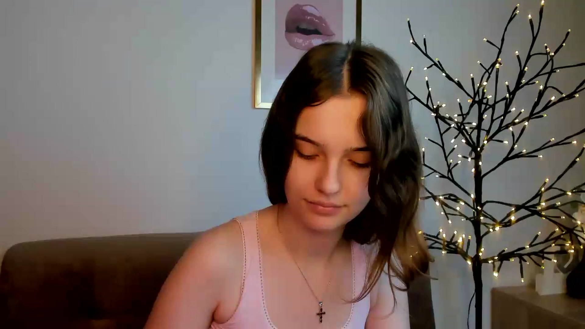 Gallery image thumbnail from KristiGant's myfreecams stream on, 08/04/2026, 15:29 image 19 of 20