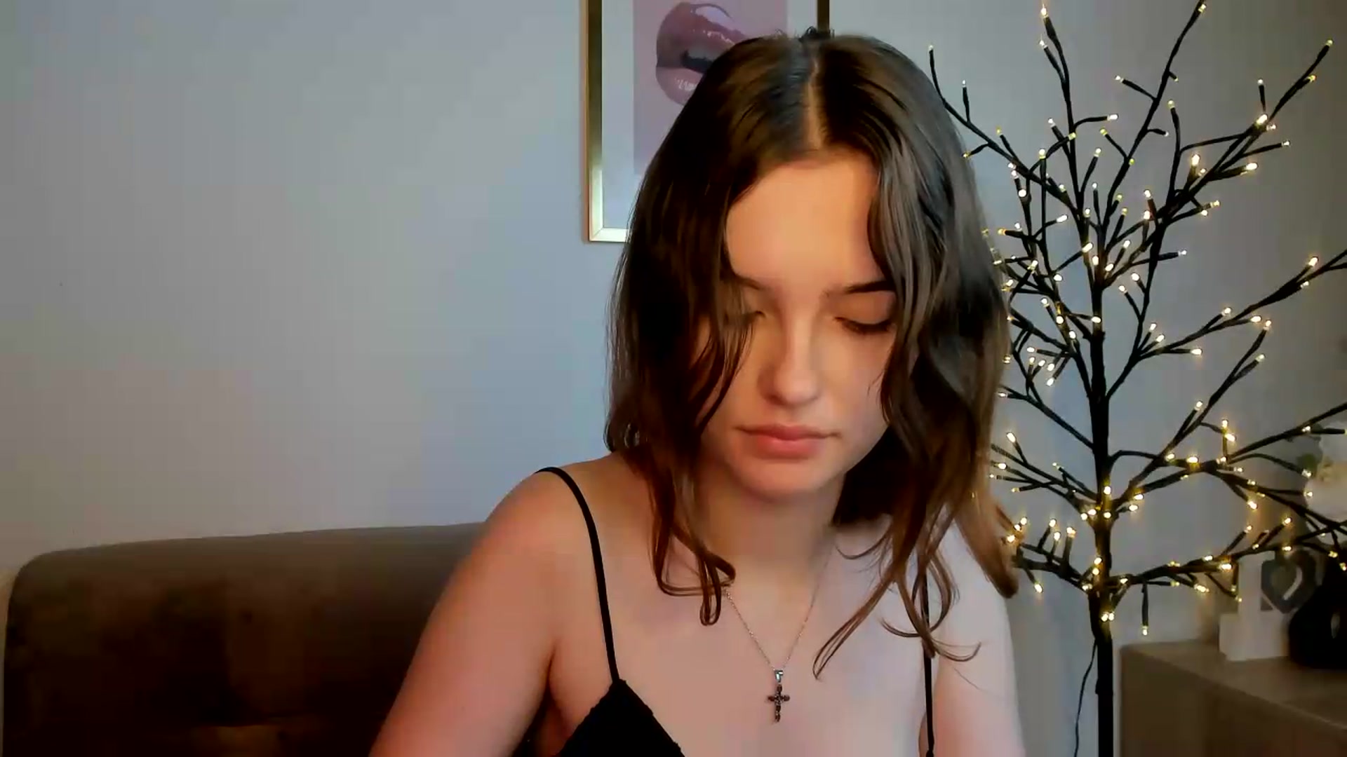 Gallery image thumbnail from KristiGant's myfreecams stream on, 08/05/2026, 10:05 image 17 of 20