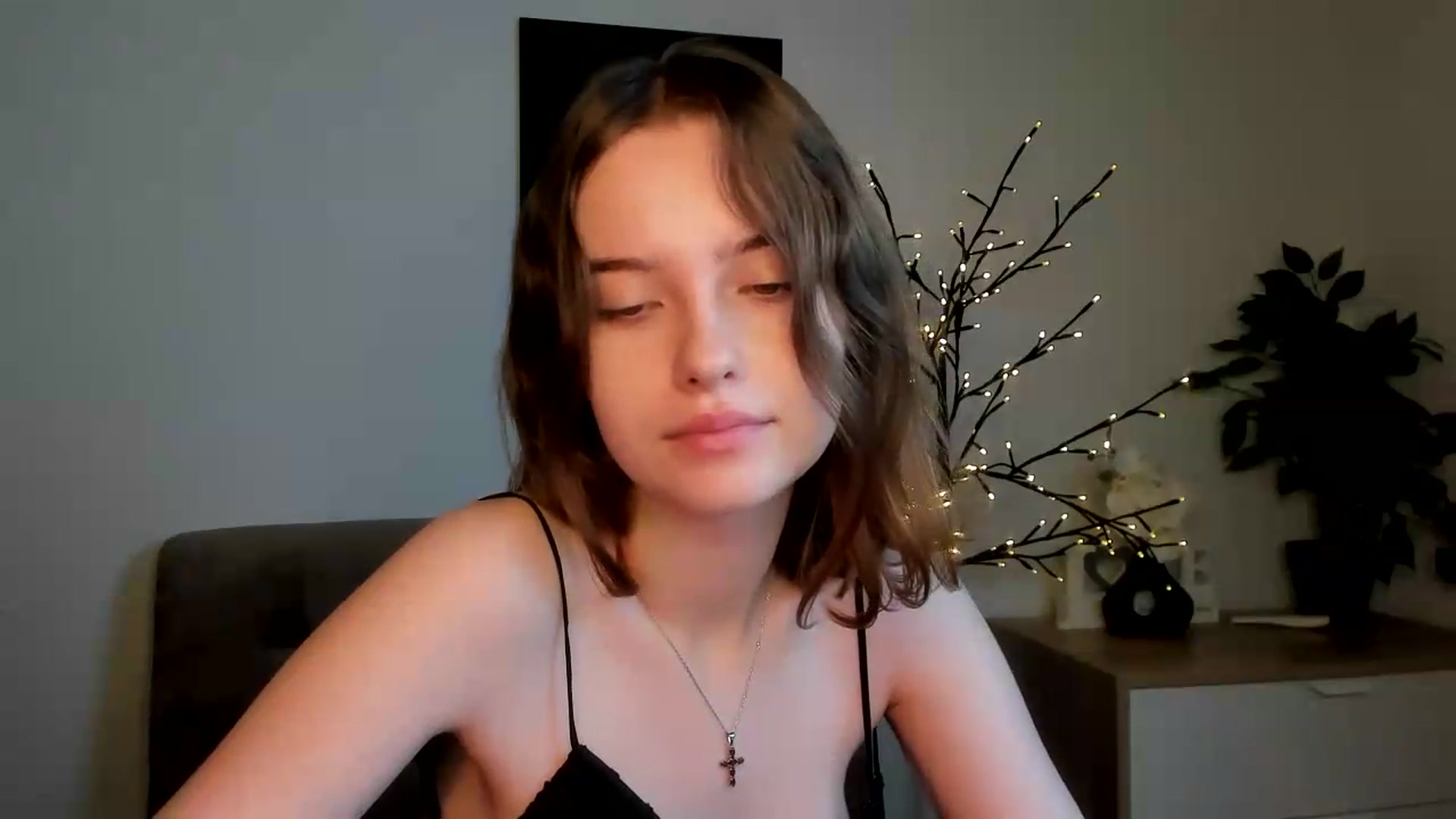 Gallery image thumbnail from KristiGant's myfreecams stream on, 08/05/2026, 10:29 image 4 of 20