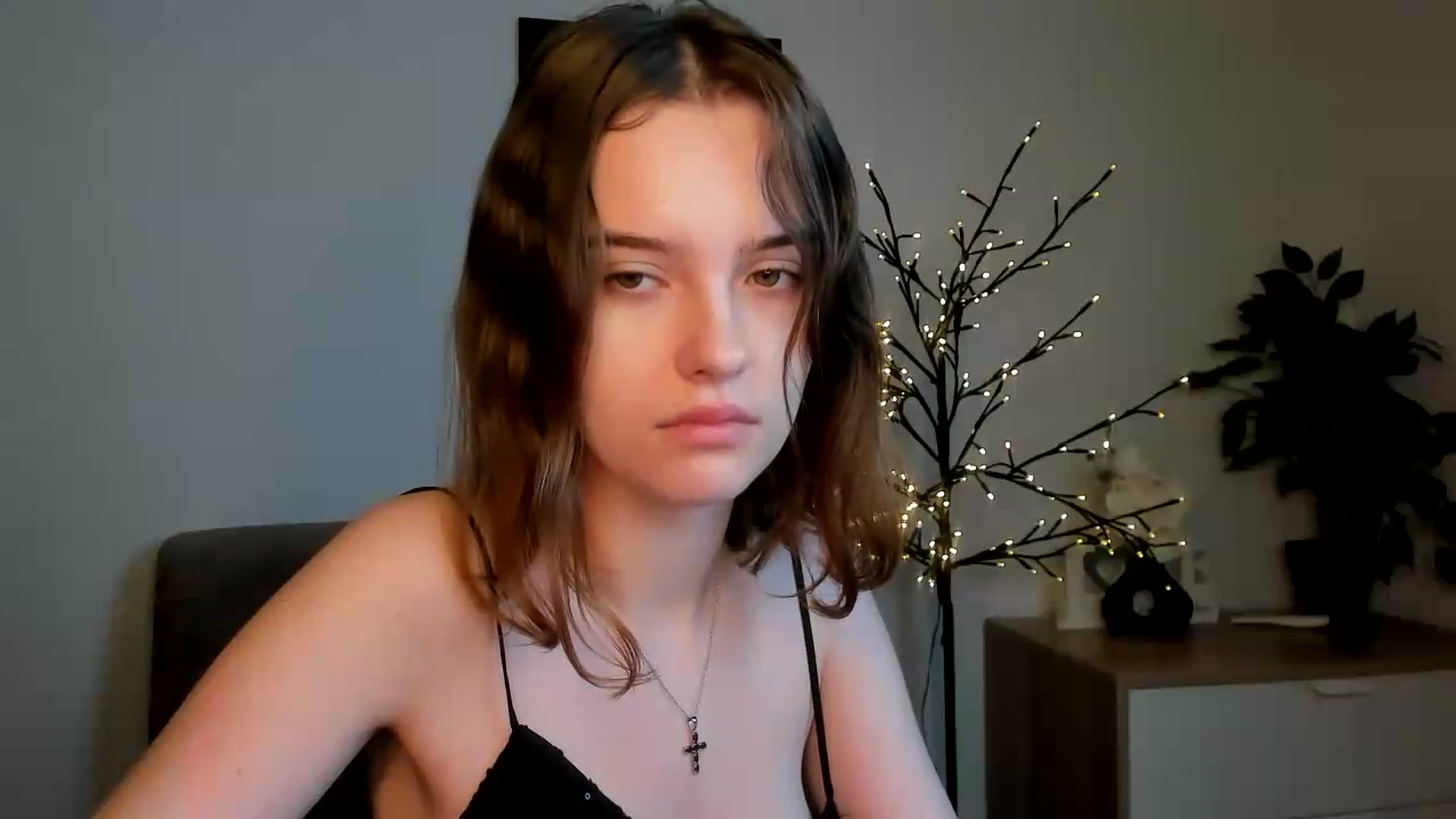 Gallery image thumbnail from KristiGant's myfreecams stream on, 08/05/2026, 10:29 image 10 of 20