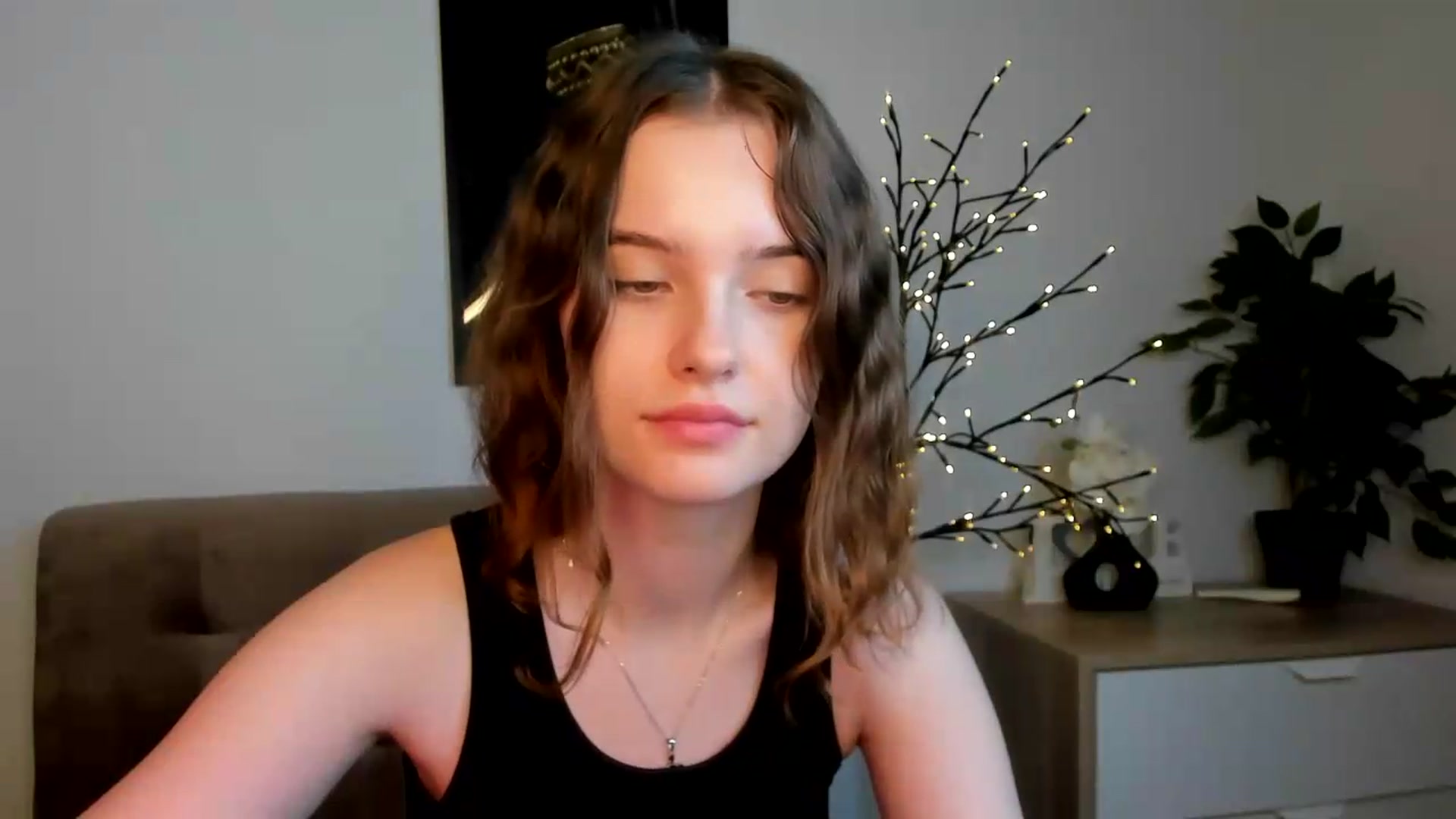 Gallery image thumbnail from KristiGant's myfreecams stream on, 08/07/2026, 13:34 image 15 of 20