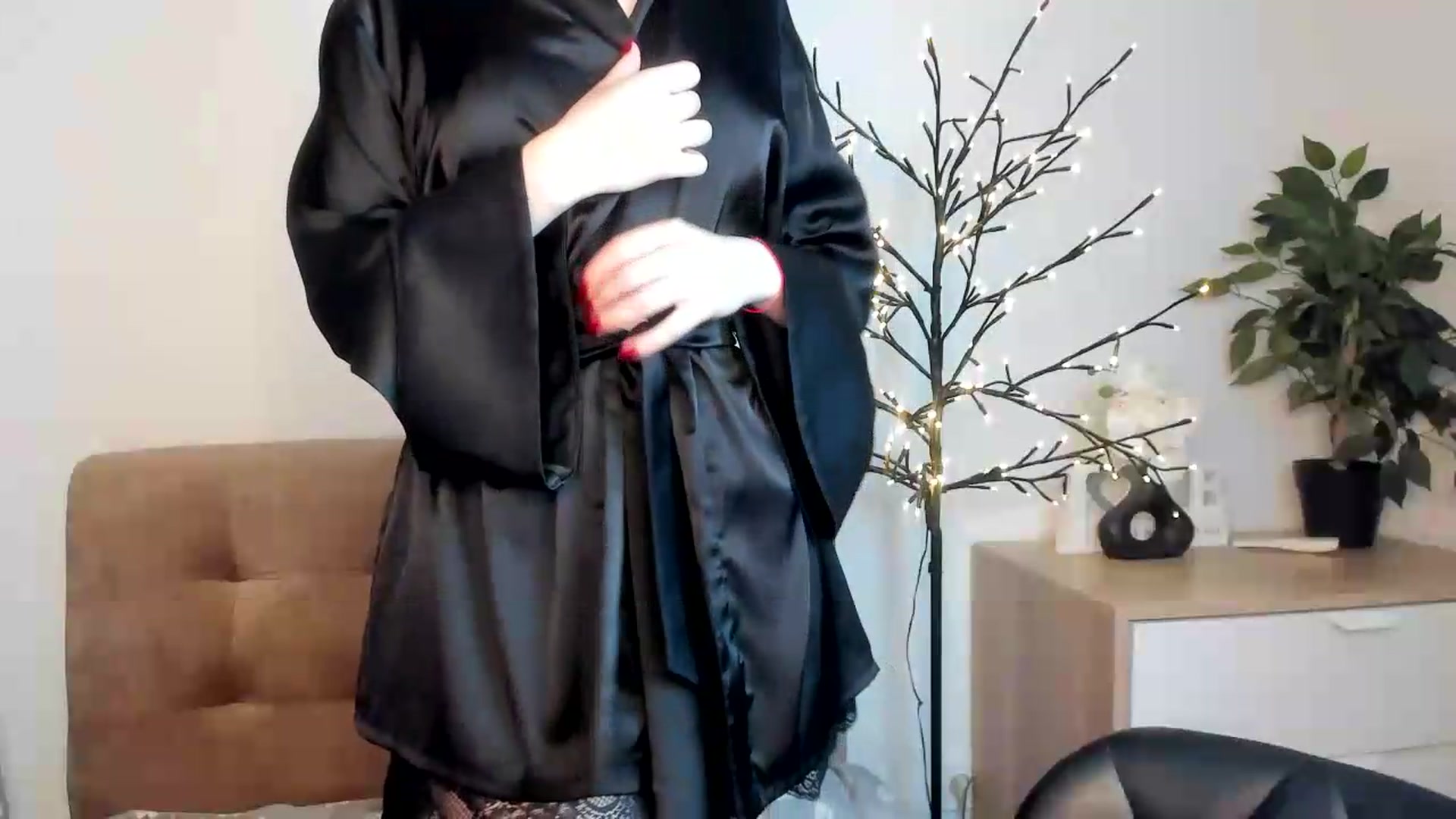 Gallery image thumbnail from KristiGant's myfreecams stream on, 08/08/2026, 12:57 image 11 of 20