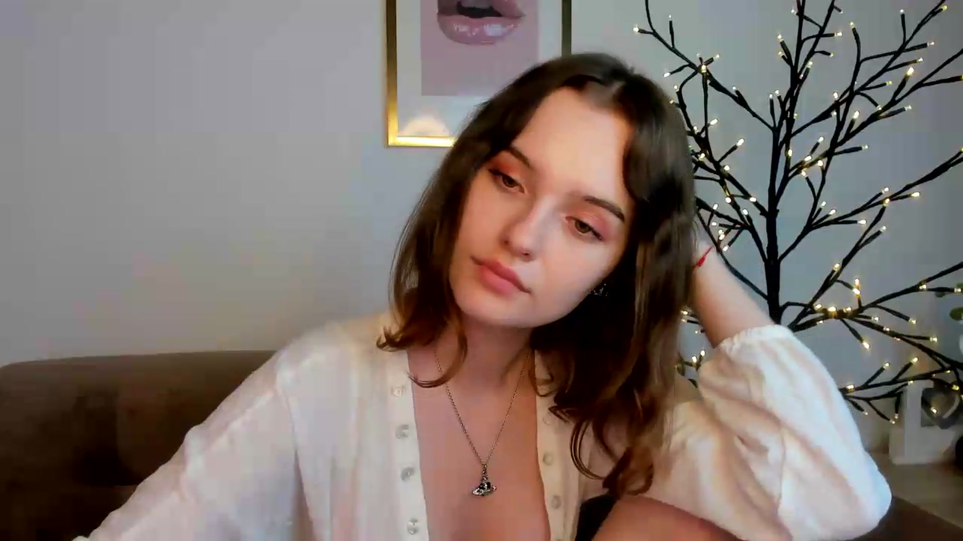 Gallery image thumbnail from KristiGant's myfreecams stream on, 08/12/2026, 14:36 image 10 of 20