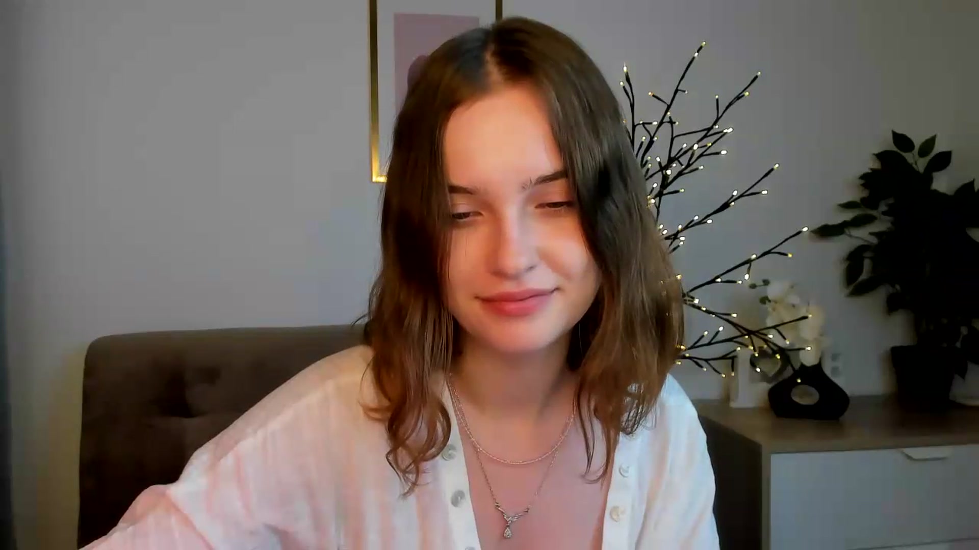 Gallery image thumbnail from KristiGant's myfreecams stream on, 08/14/2026, 13:50 image 13 of 20